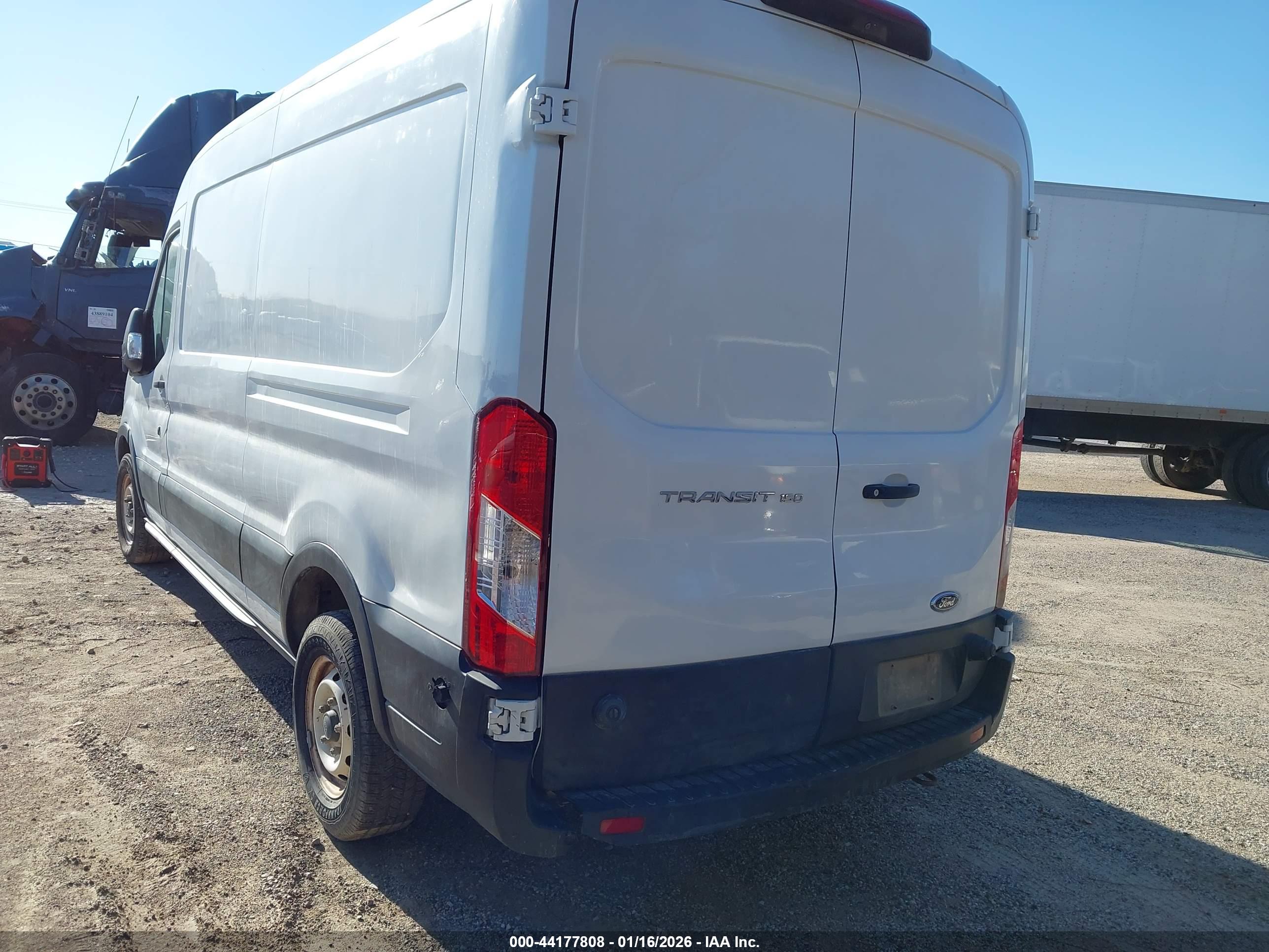 FORD TRANSIT-150 image 3