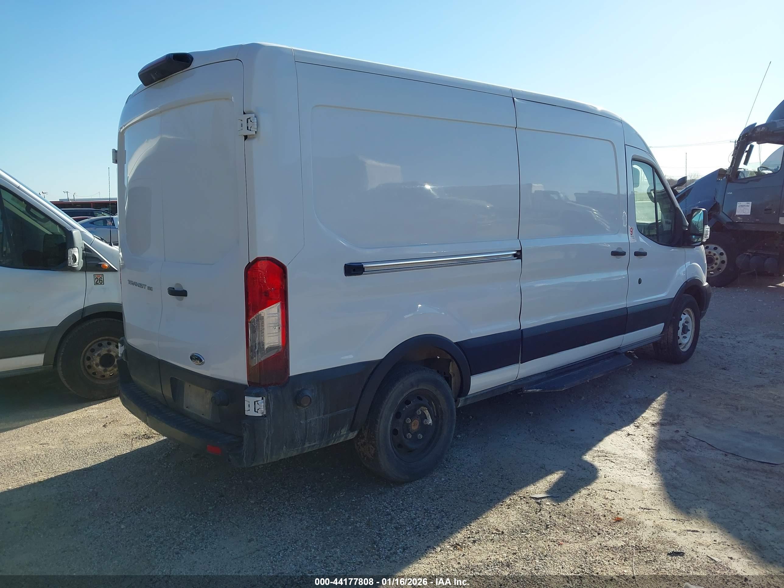 FORD TRANSIT-150 image 4