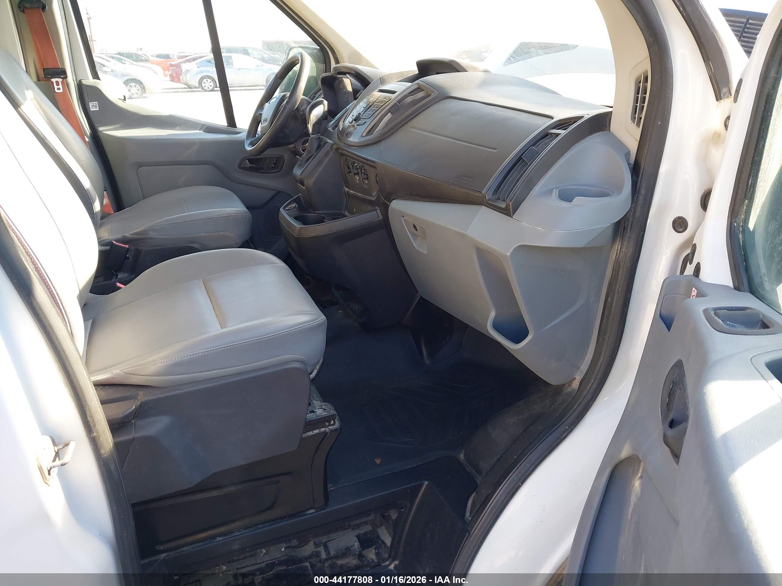 FORD TRANSIT-150 image 5