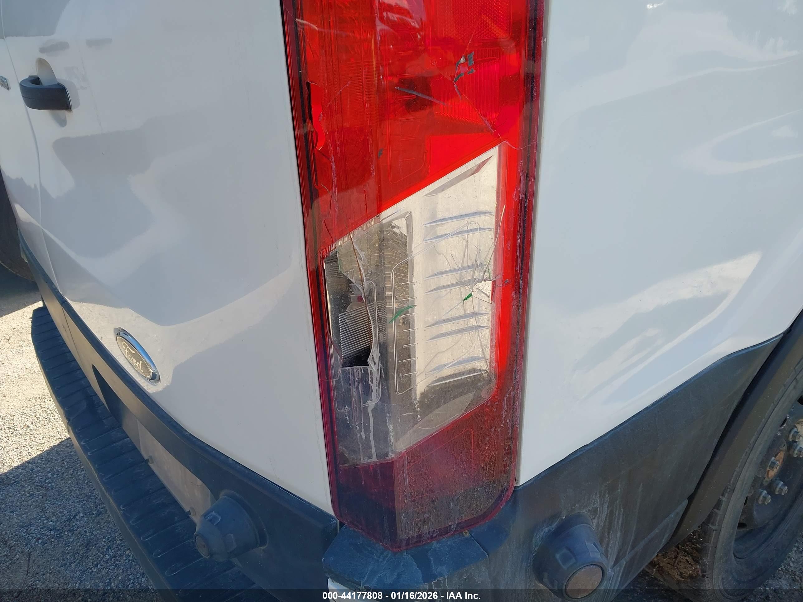 FORD TRANSIT-150 image 6