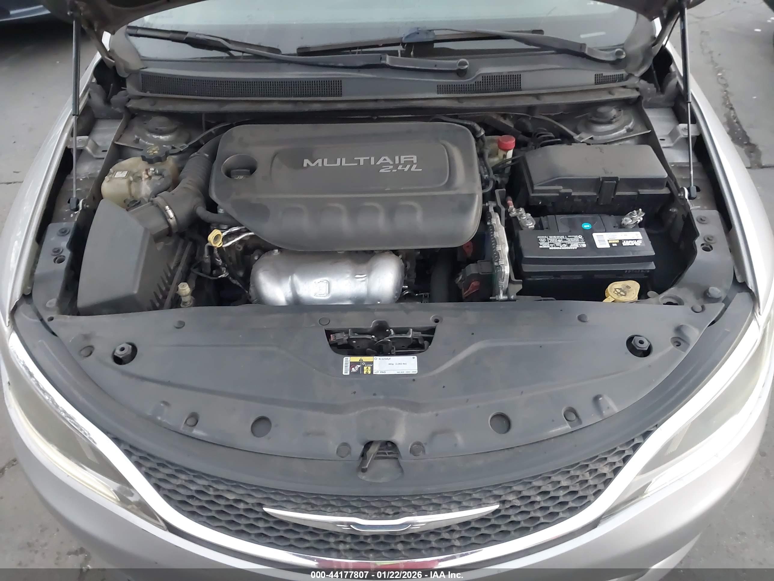 CHRYSLER 200 image 10