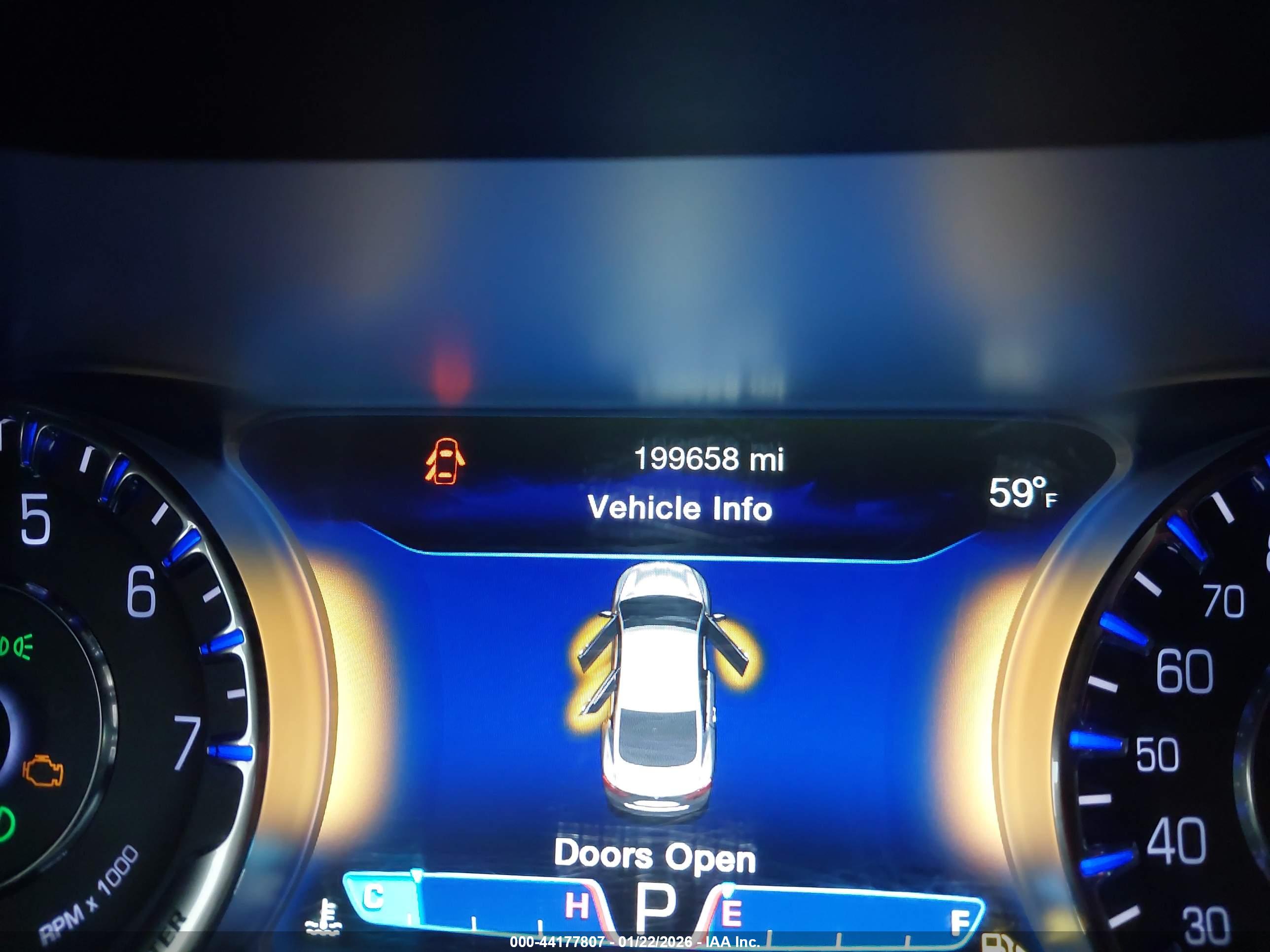 CHRYSLER 200 image 7