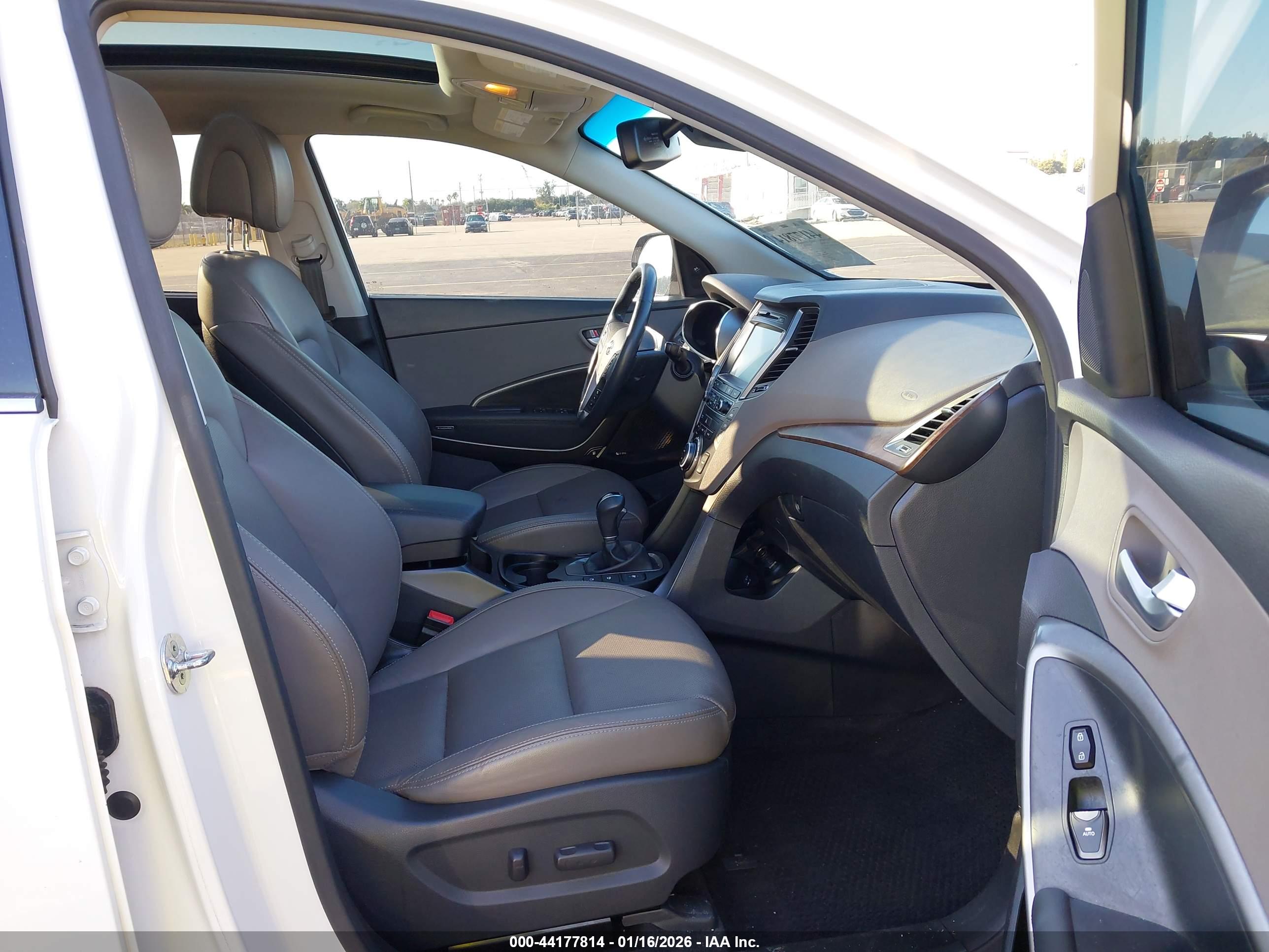 HYUNDAI SANTA image 5