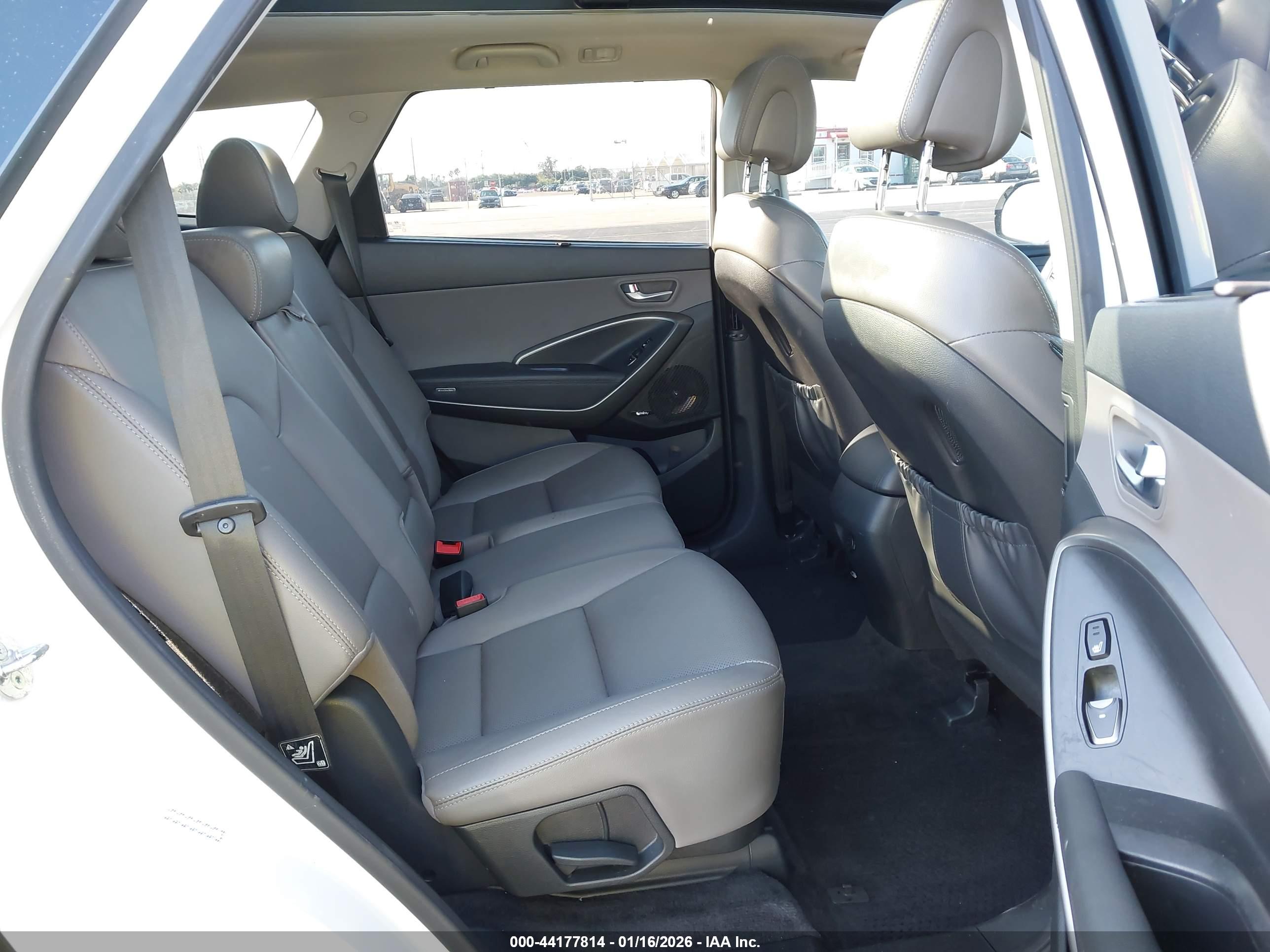 HYUNDAI SANTA image 8