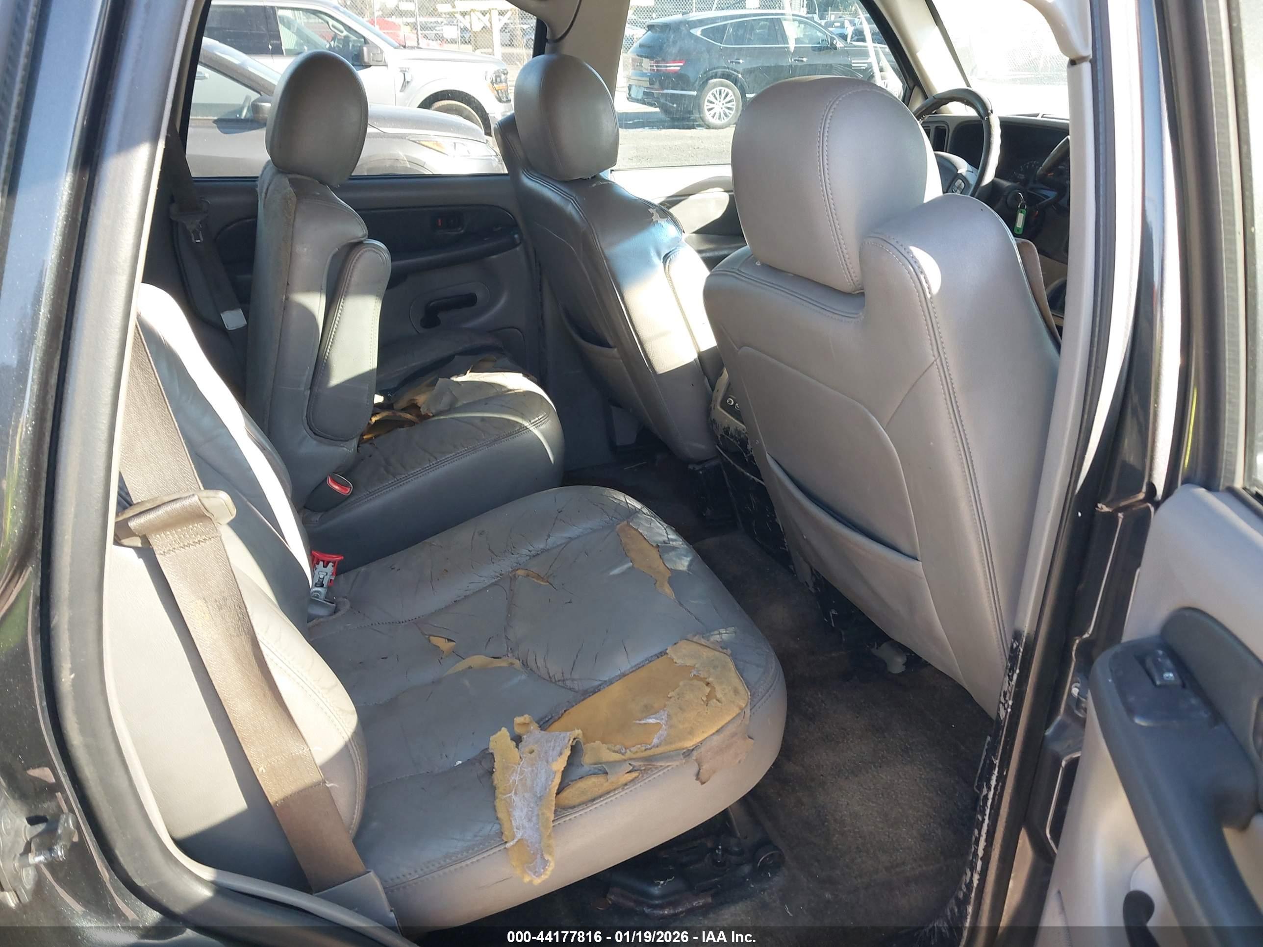 CHEVROLET TAHOE image 8