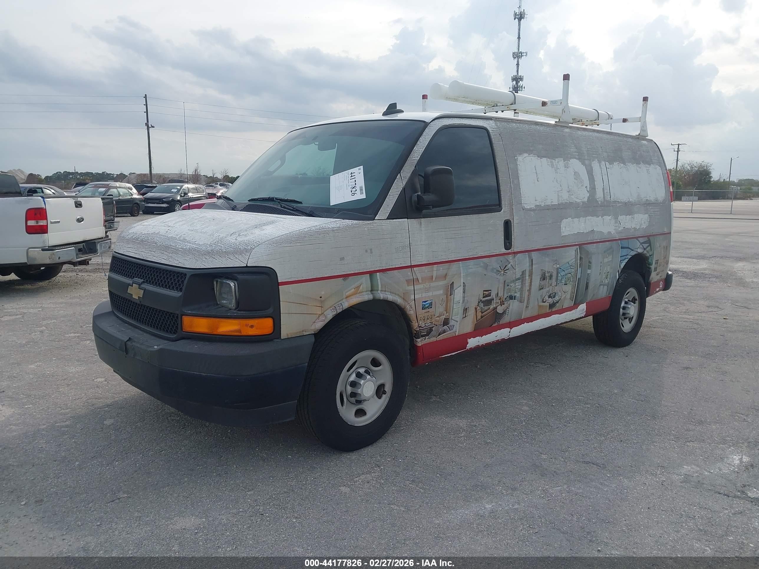 CHEVROLET EXPRESS image 2