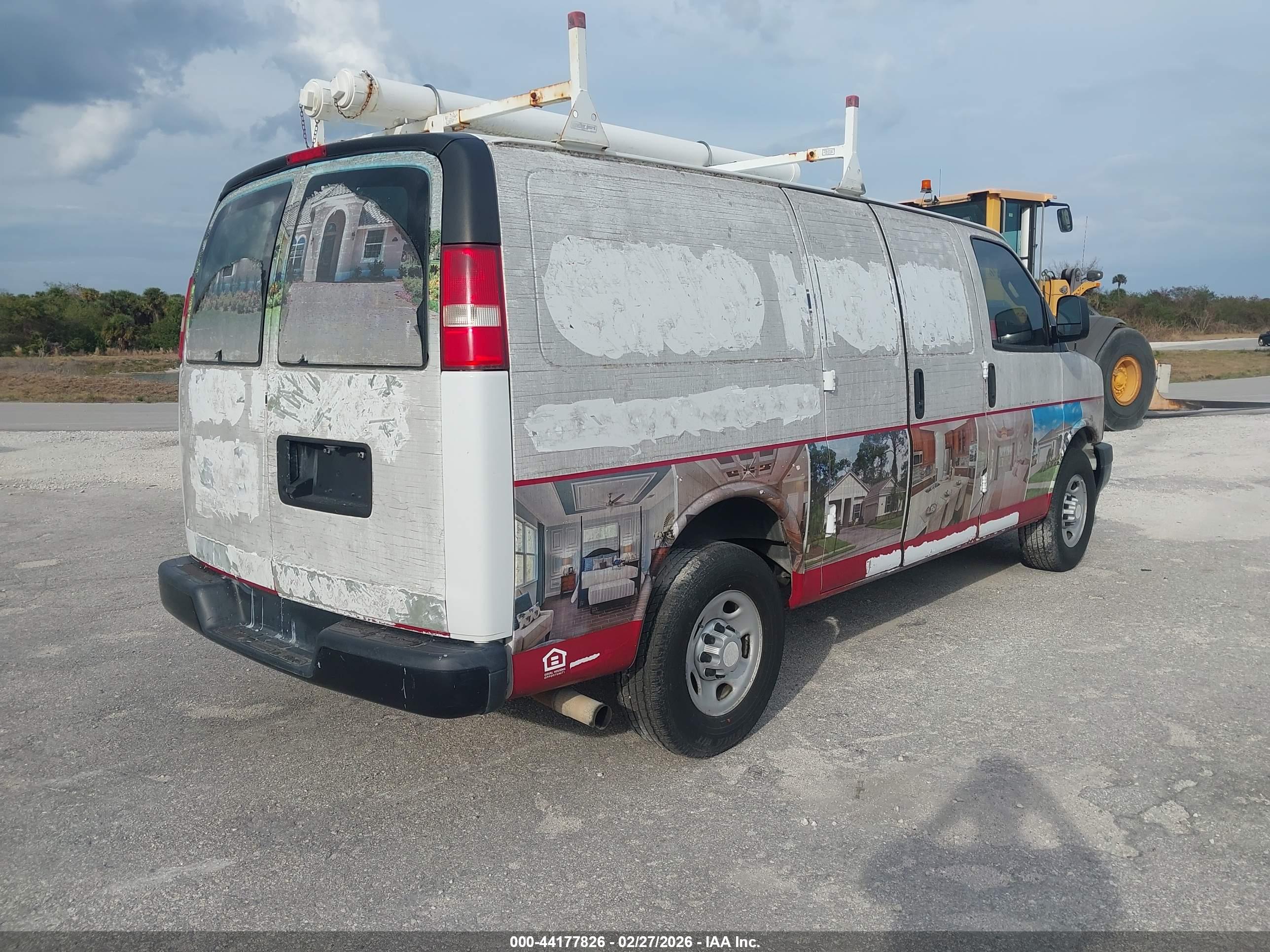 CHEVROLET EXPRESS image 4