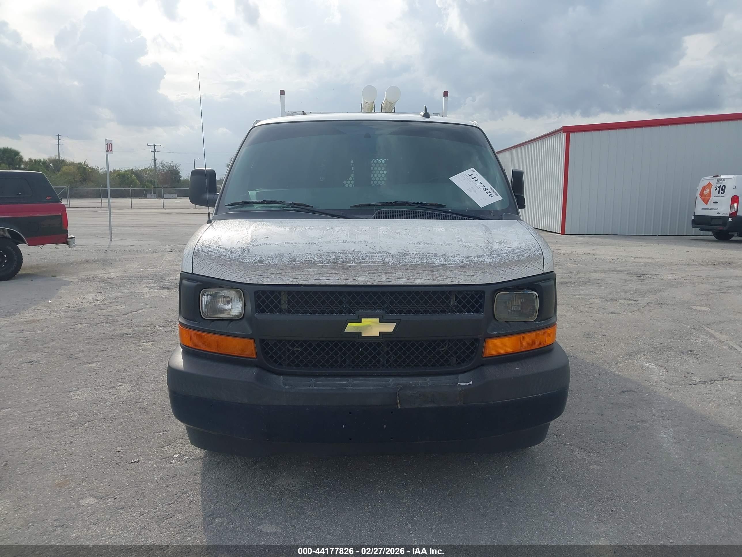 CHEVROLET EXPRESS image 6
