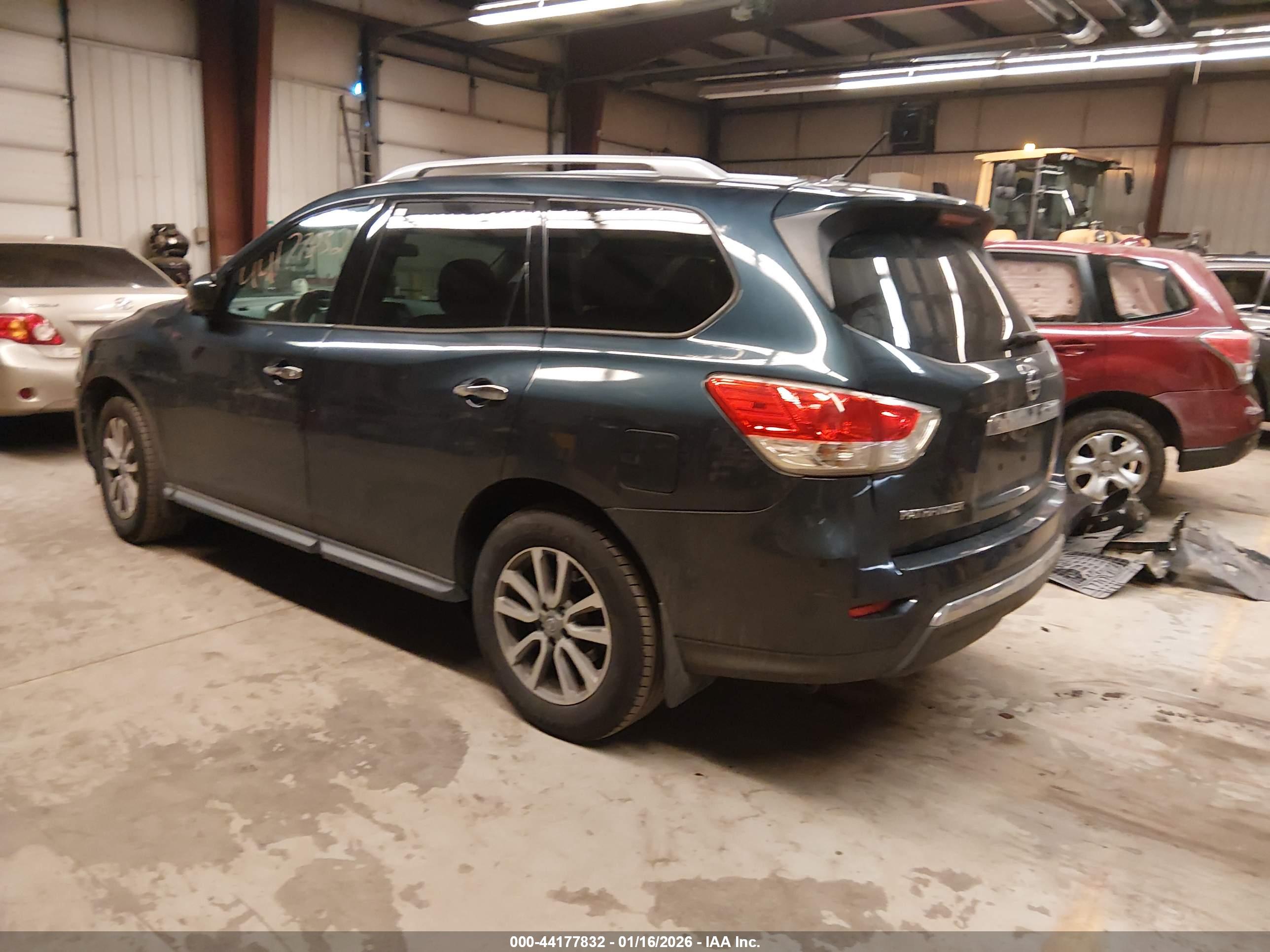NISSAN PATHFINDER image 3