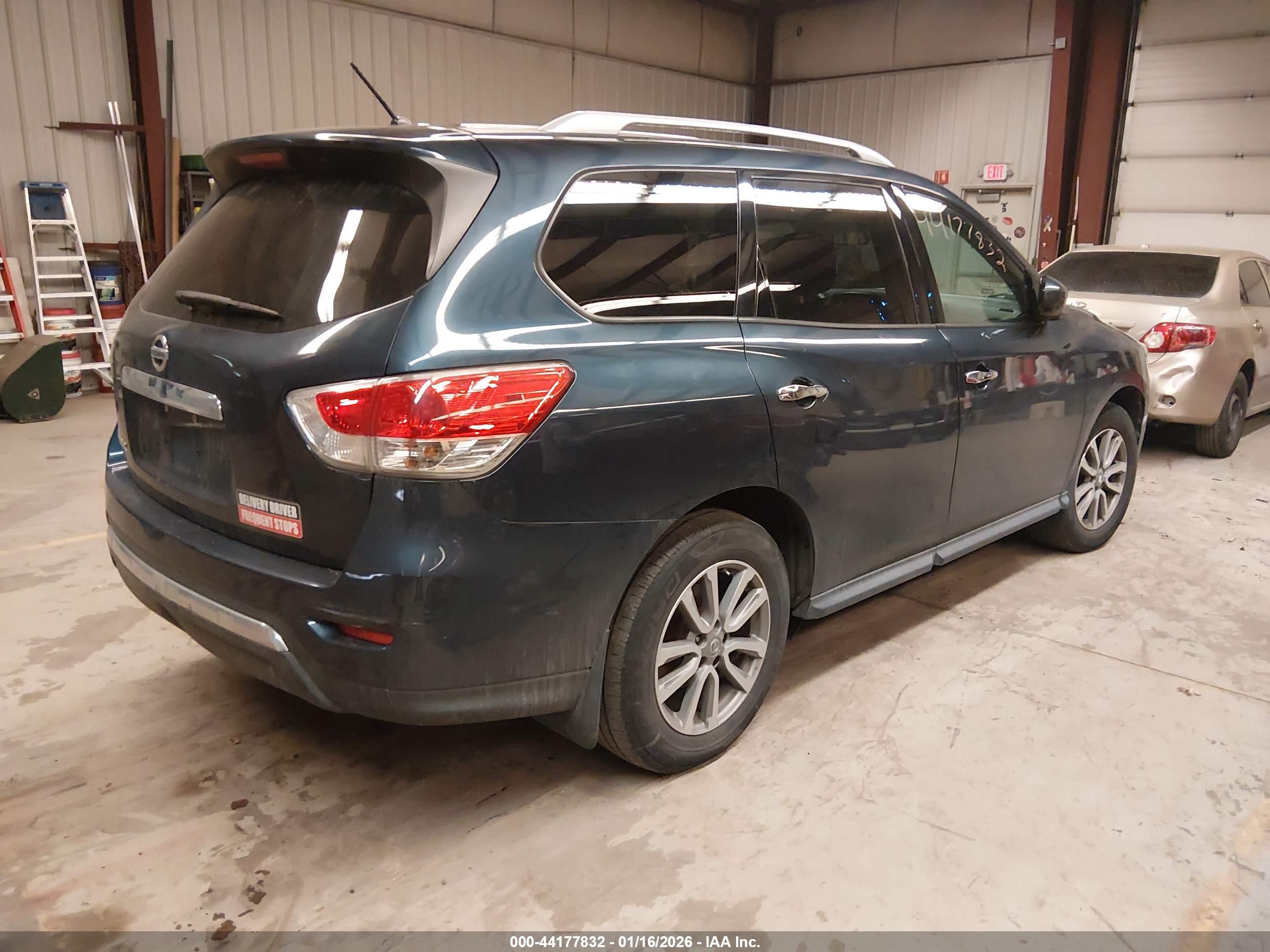NISSAN PATHFINDER image 4