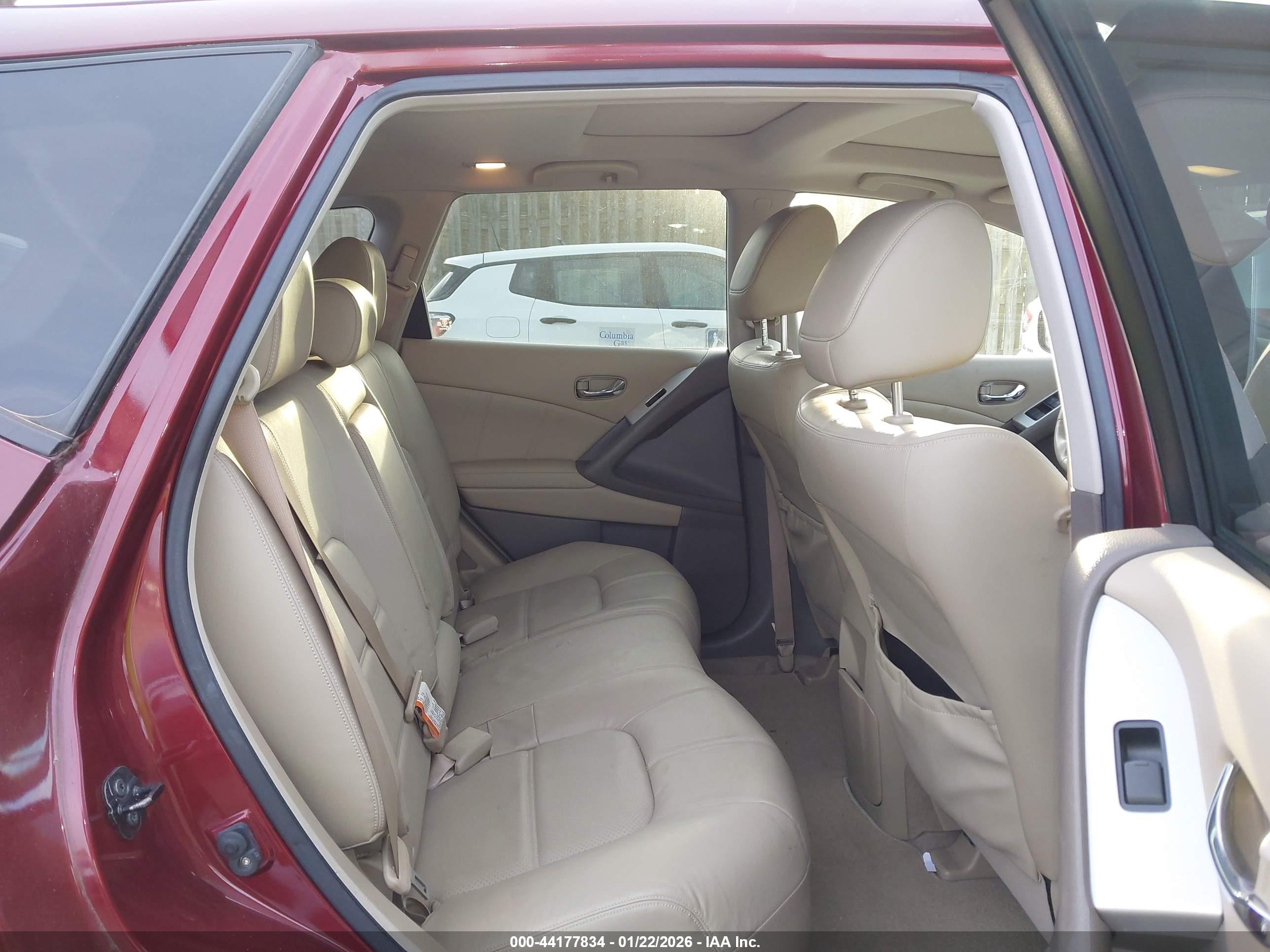 NISSAN MURANO image 8