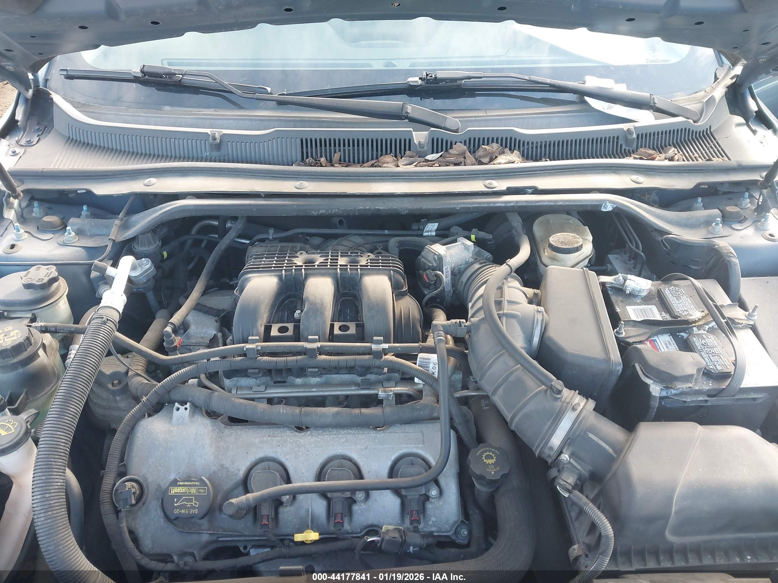 FORD TAURUS image 10