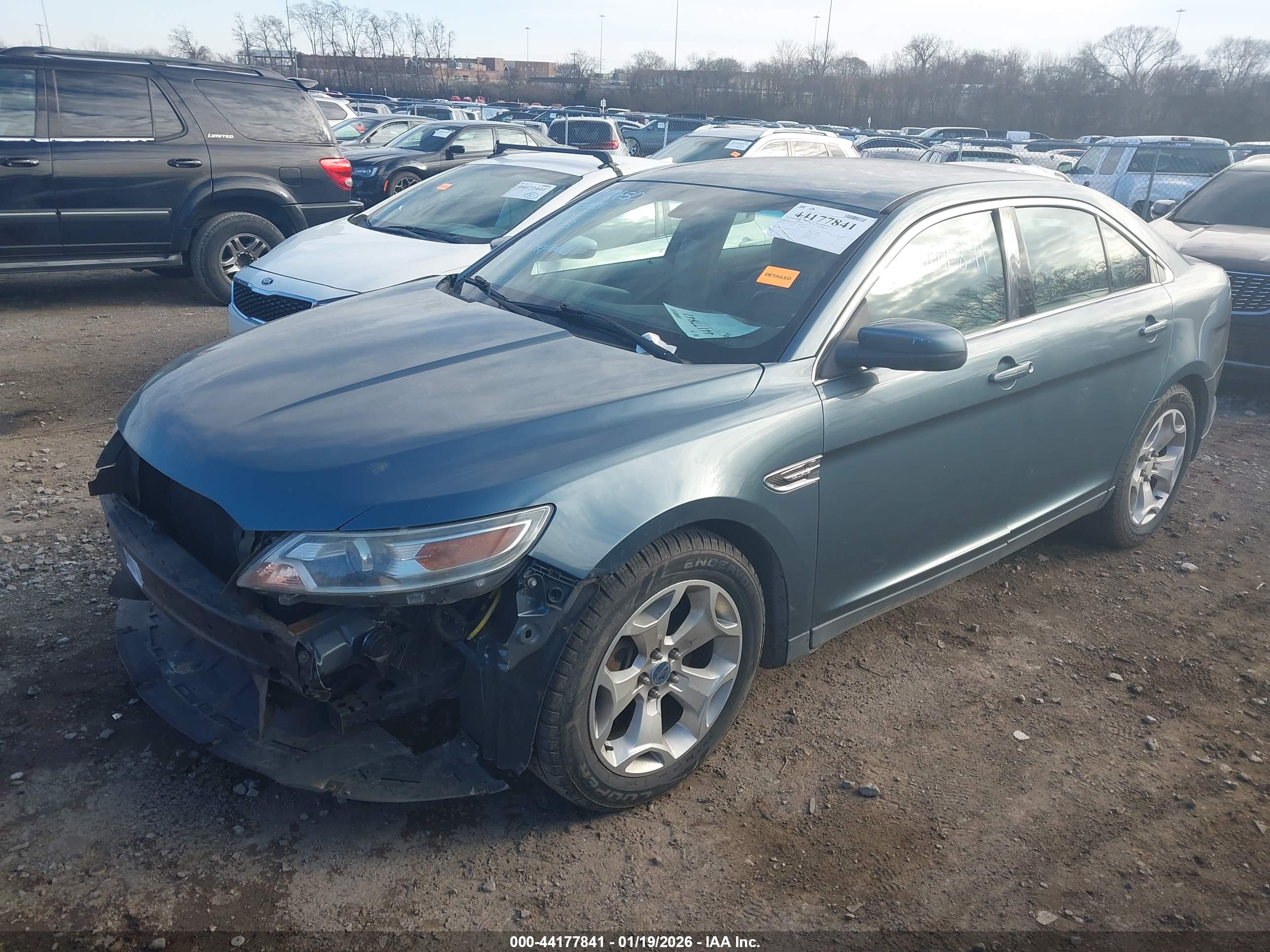 FORD TAURUS image 2