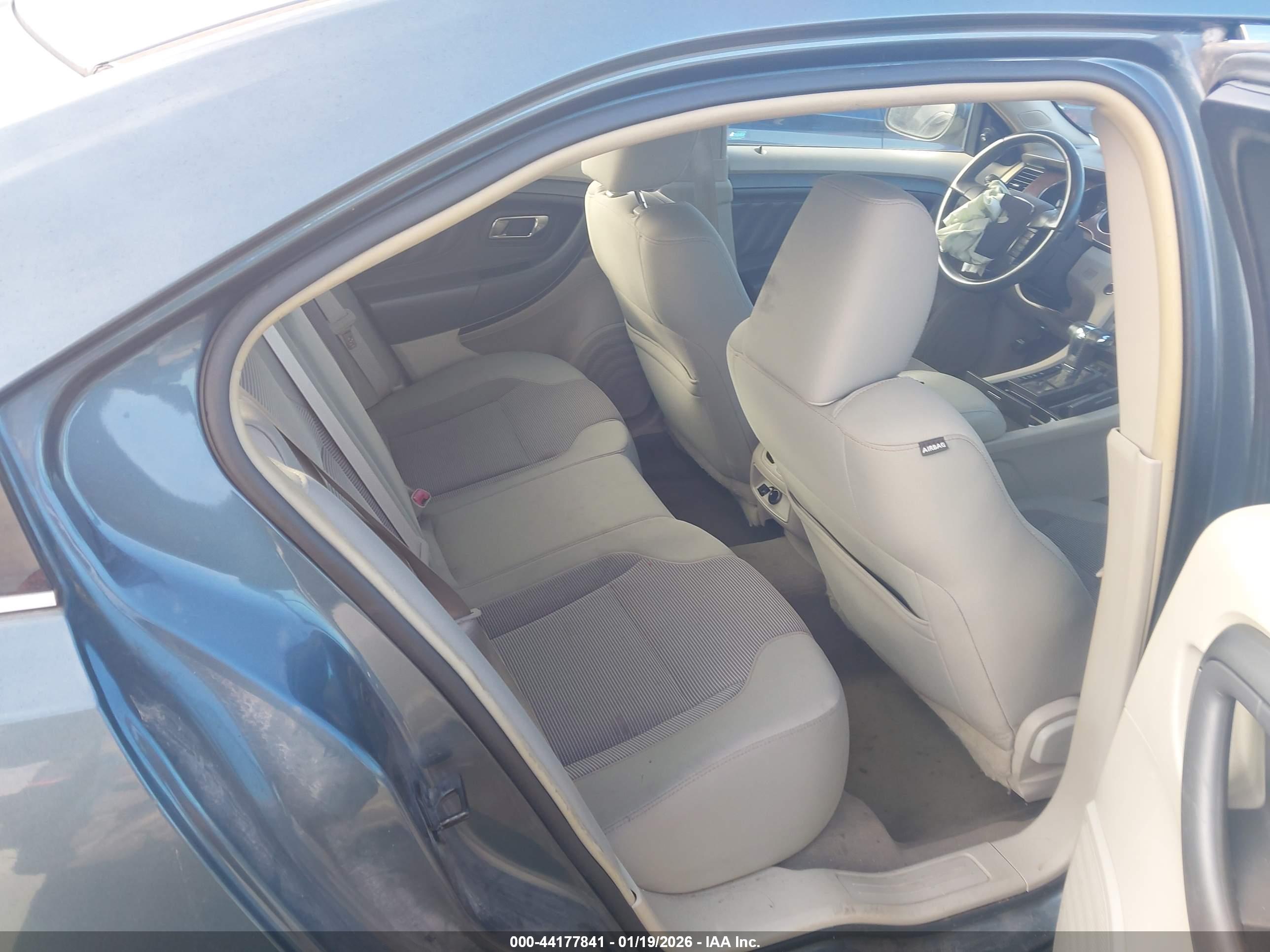 FORD TAURUS image 8