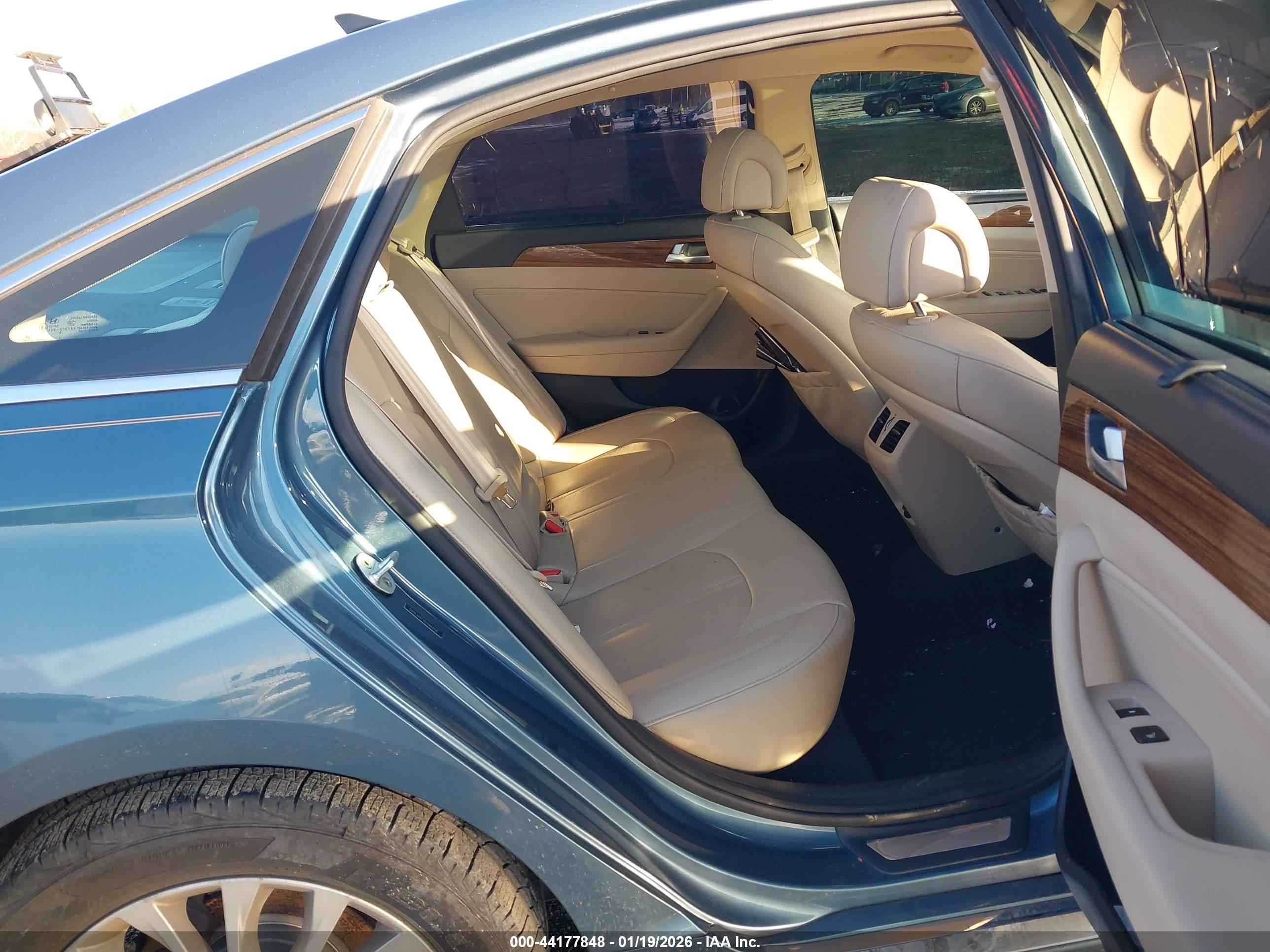 HYUNDAI SONATA image 8