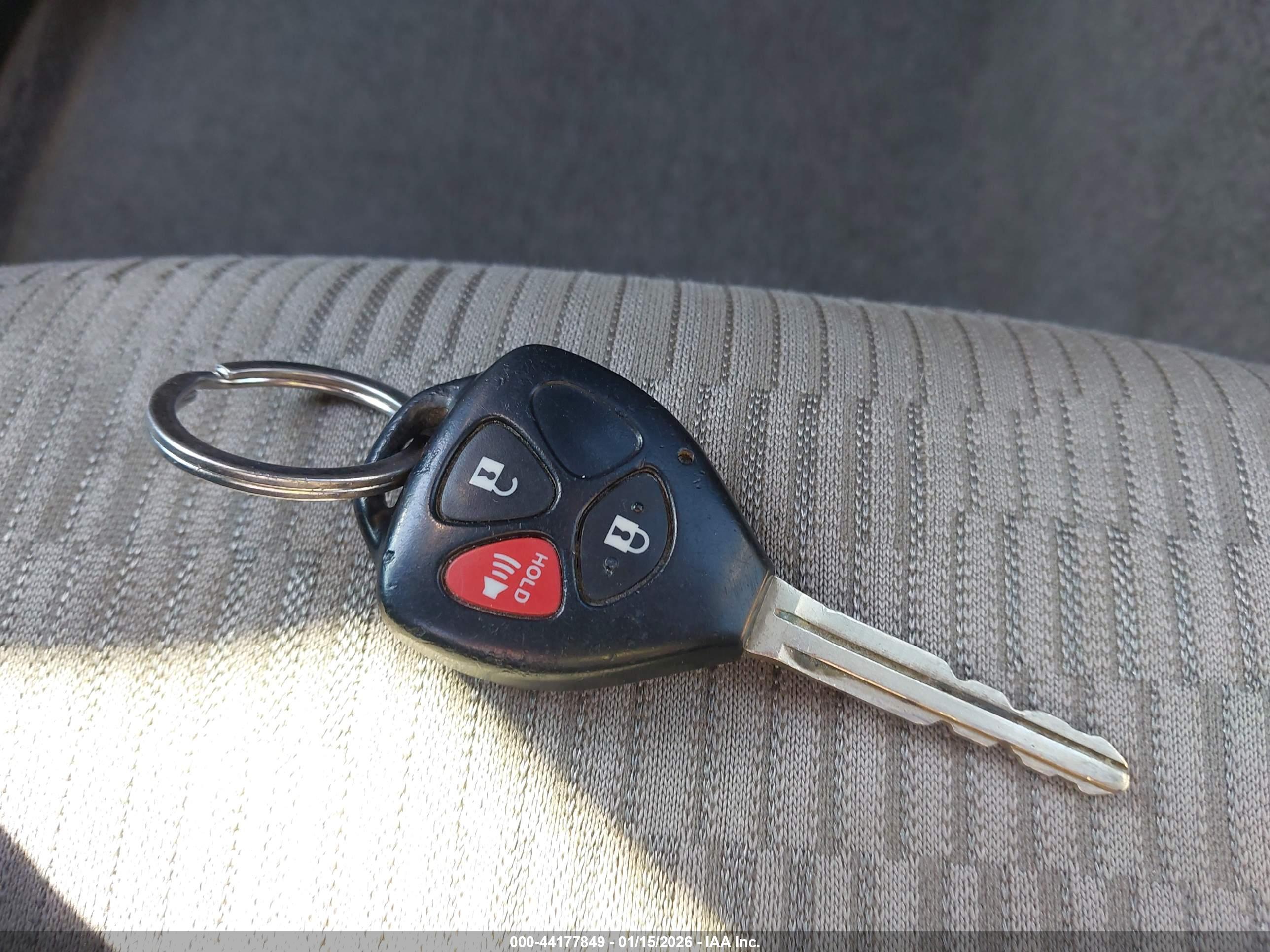 TOYOTA RAV4 image 11