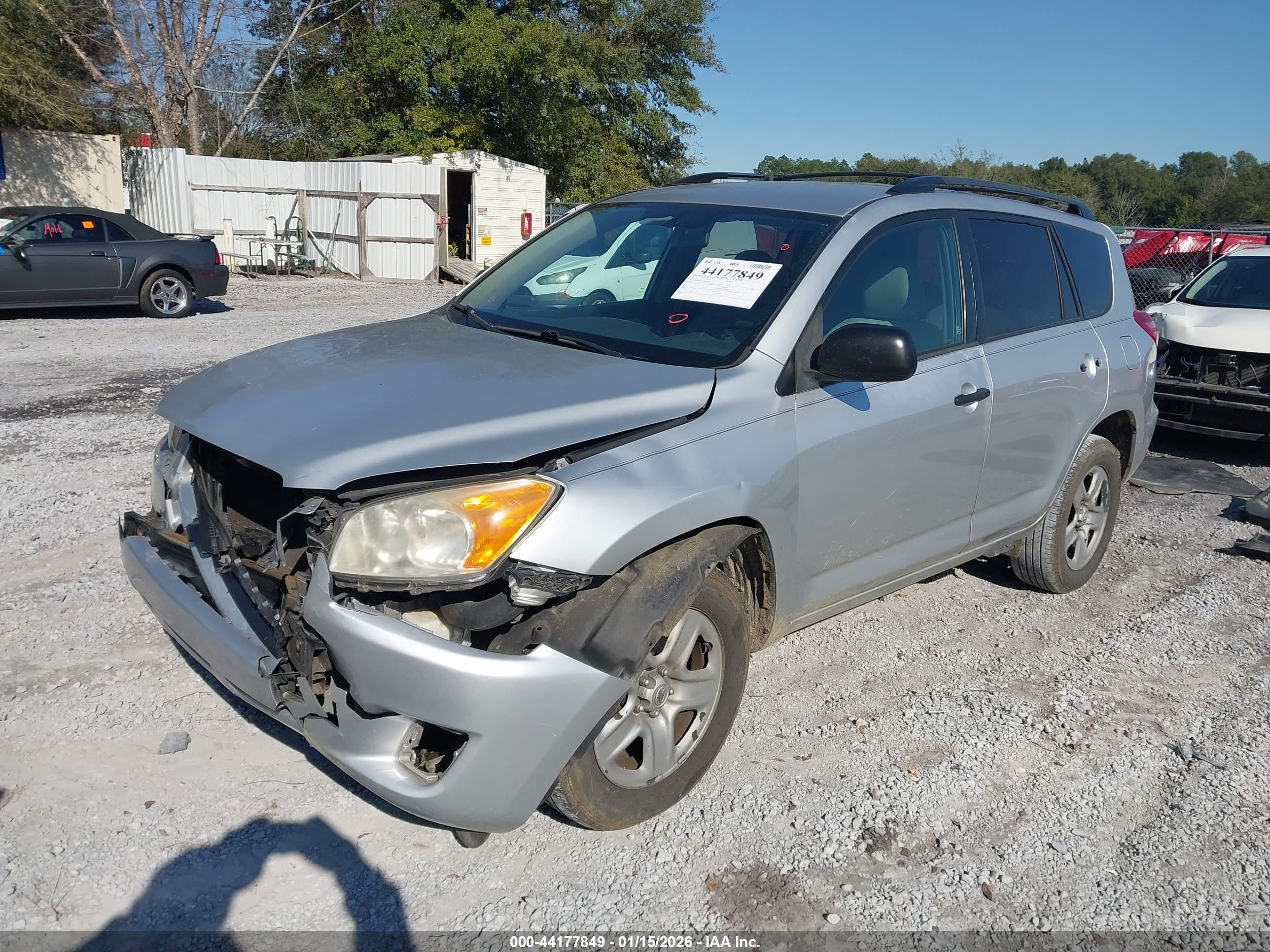 TOYOTA RAV4 image 2