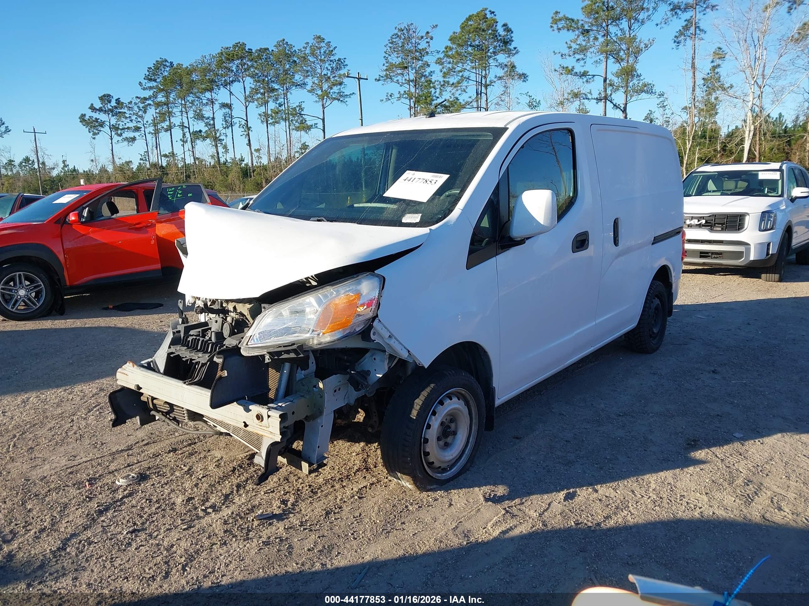 NISSAN NV200 image 2