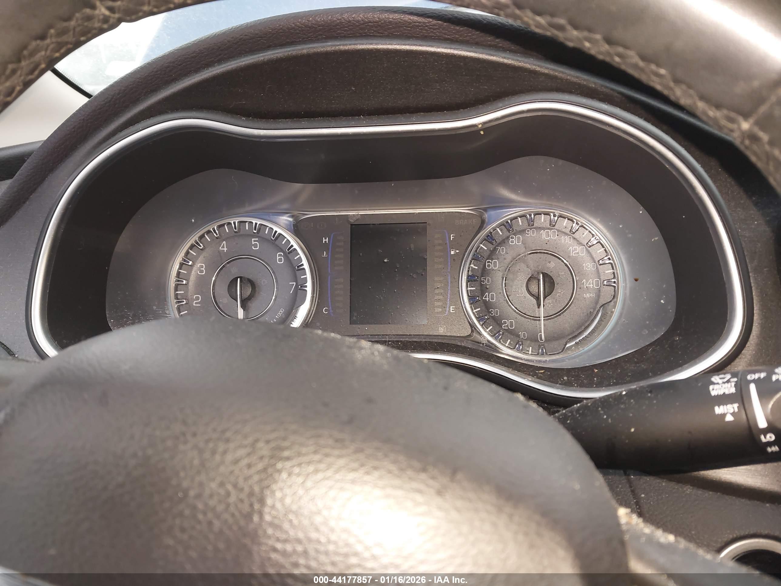 CHRYSLER 200 image 7