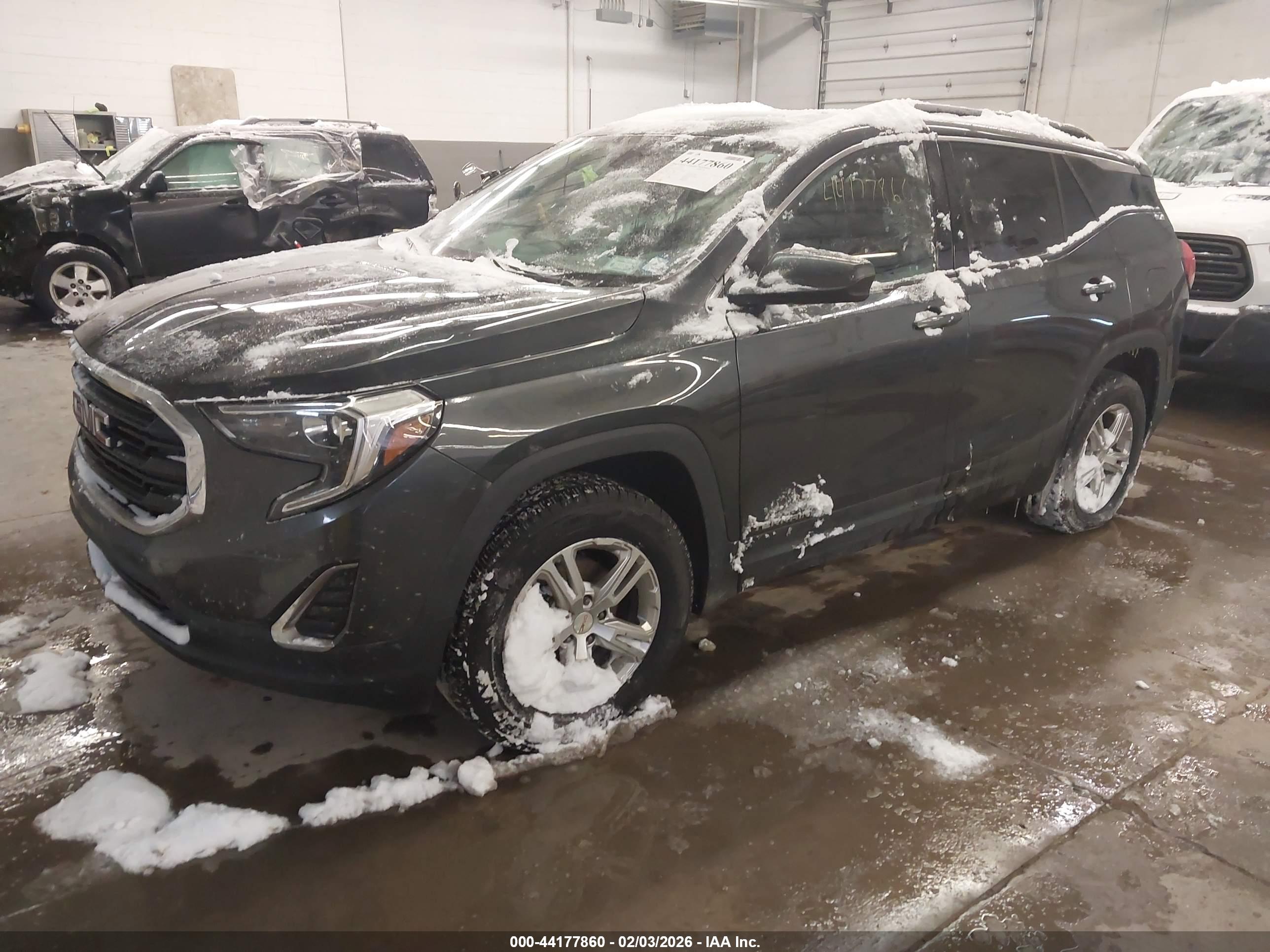 GMC TERRAIN image 2