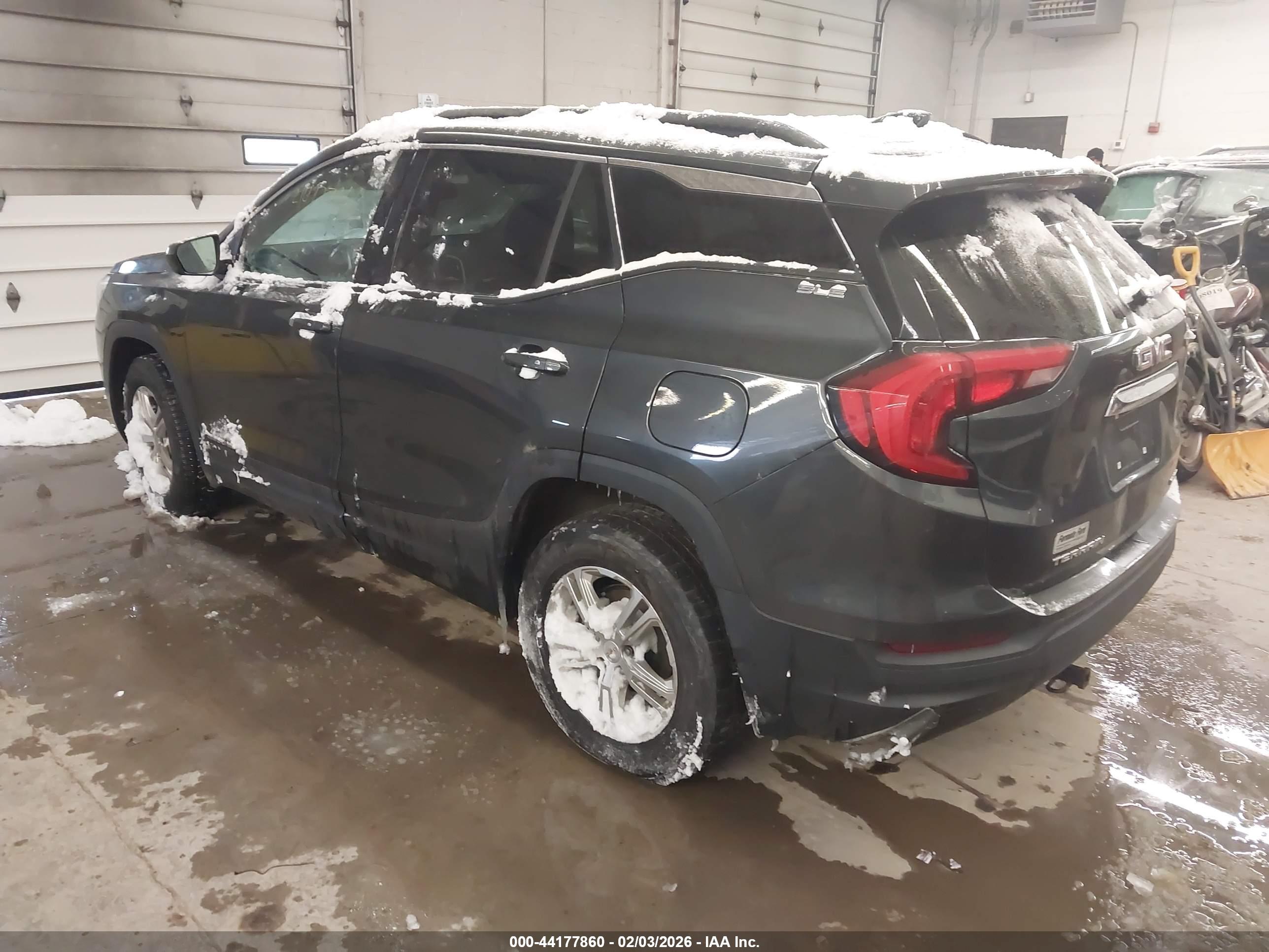 GMC TERRAIN image 3