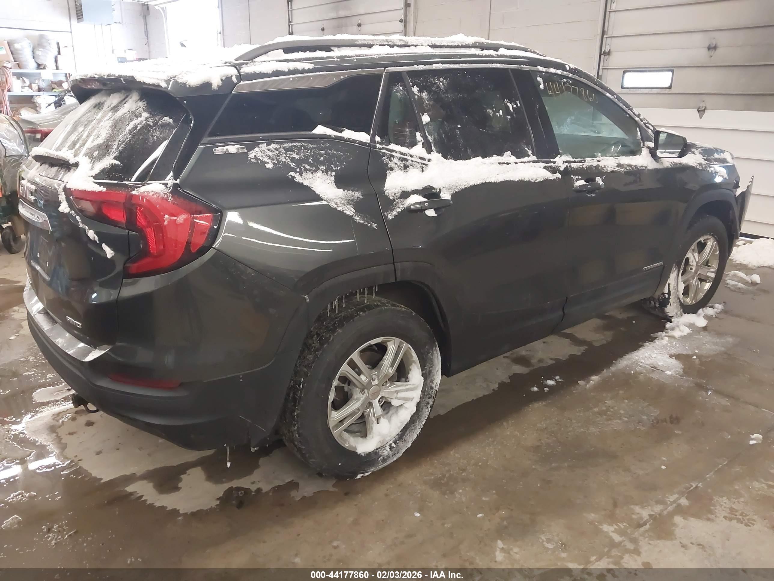 GMC TERRAIN image 4