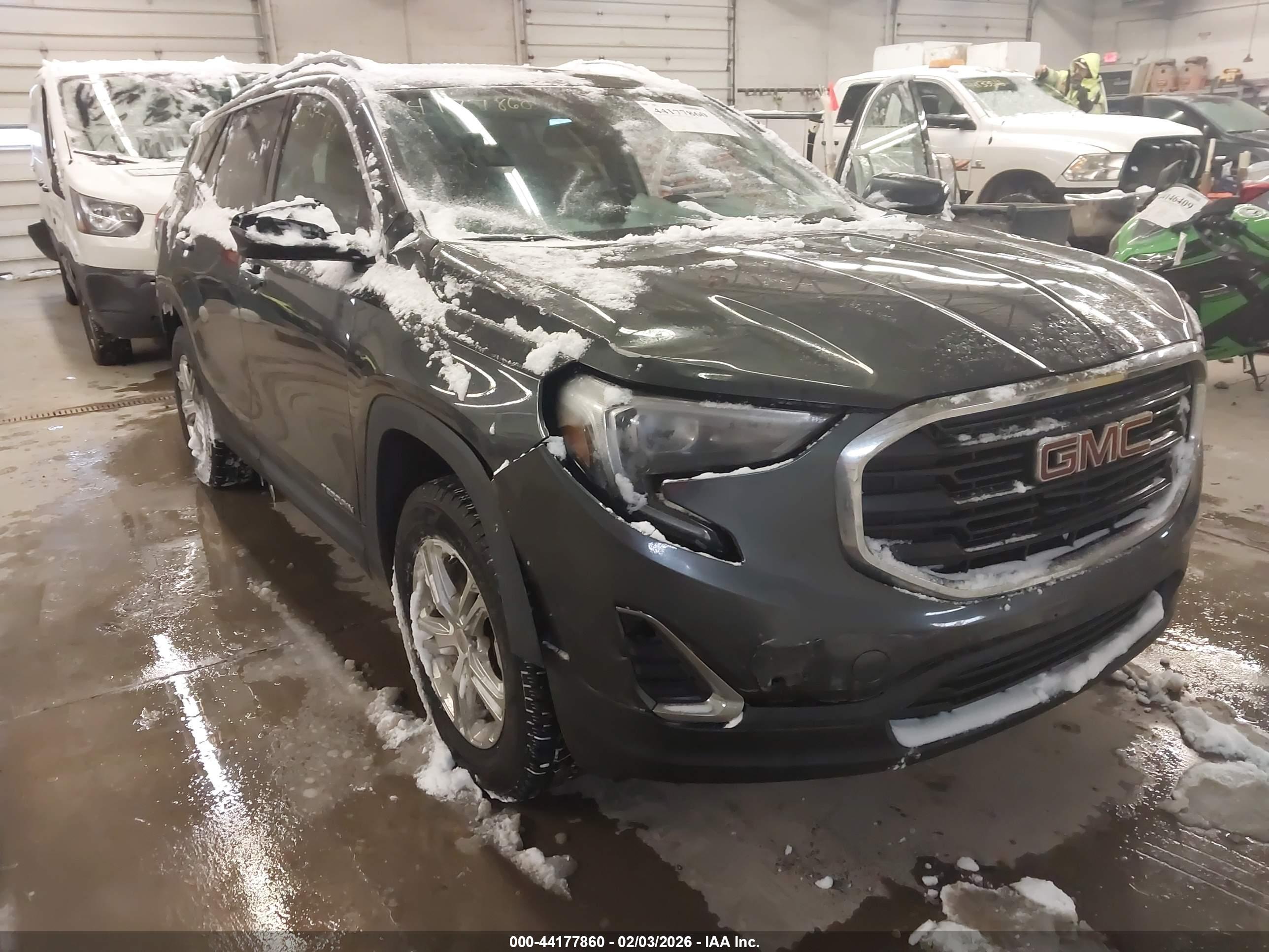 GMC TERRAIN image 6