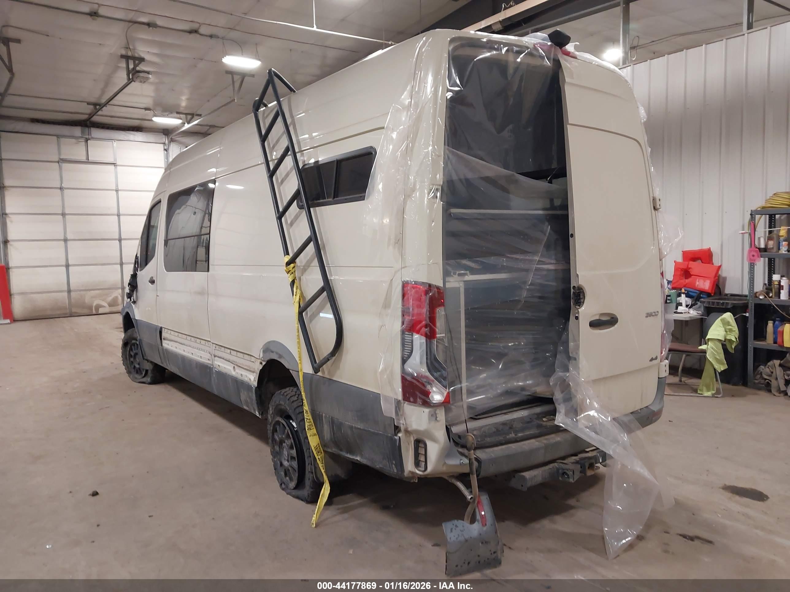 MERCEDES-BENZ SPRINTER image 3