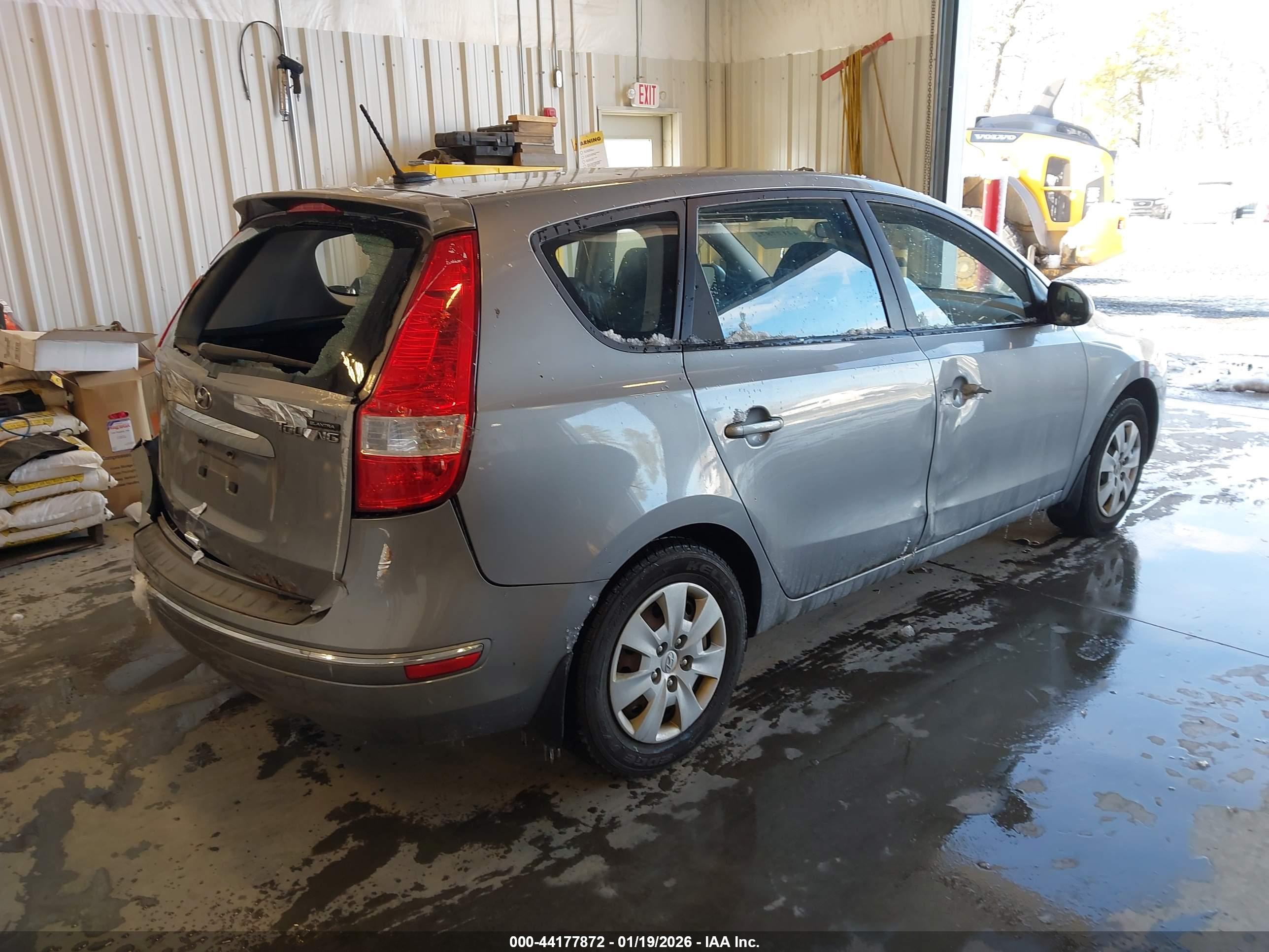 HYUNDAI ELANTRA image 4