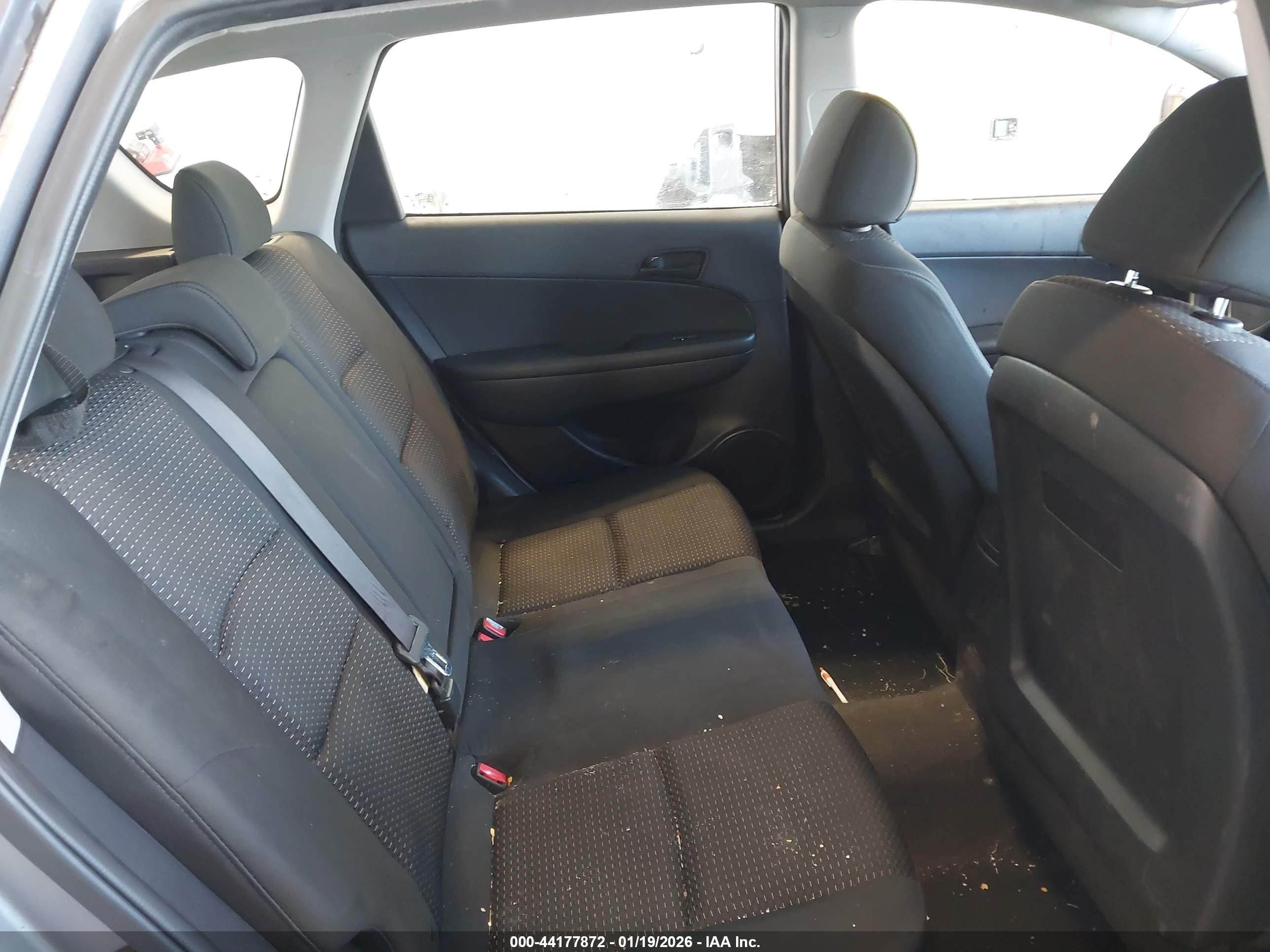 HYUNDAI ELANTRA image 8