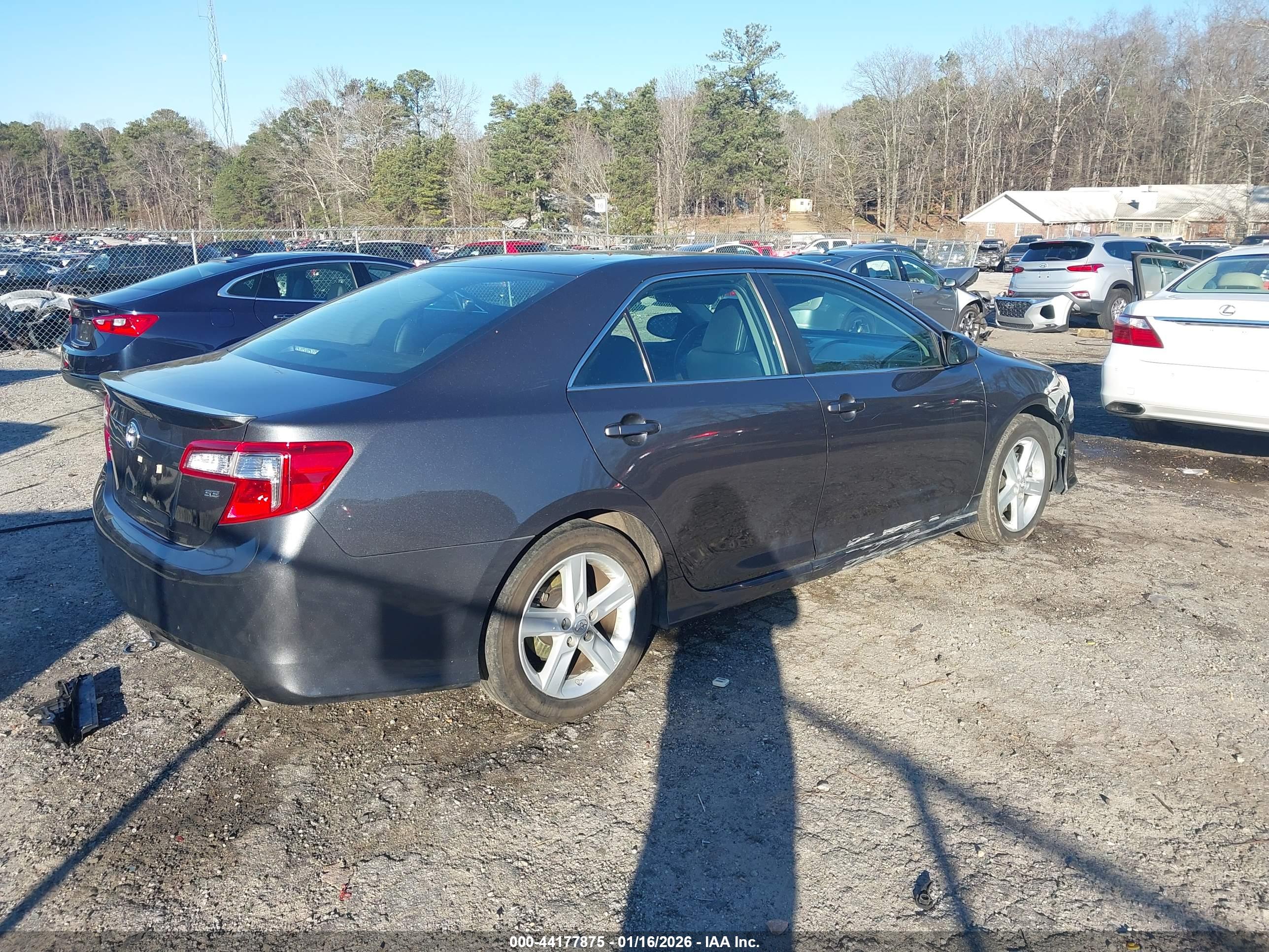 TOYOTA CAMRY image 4