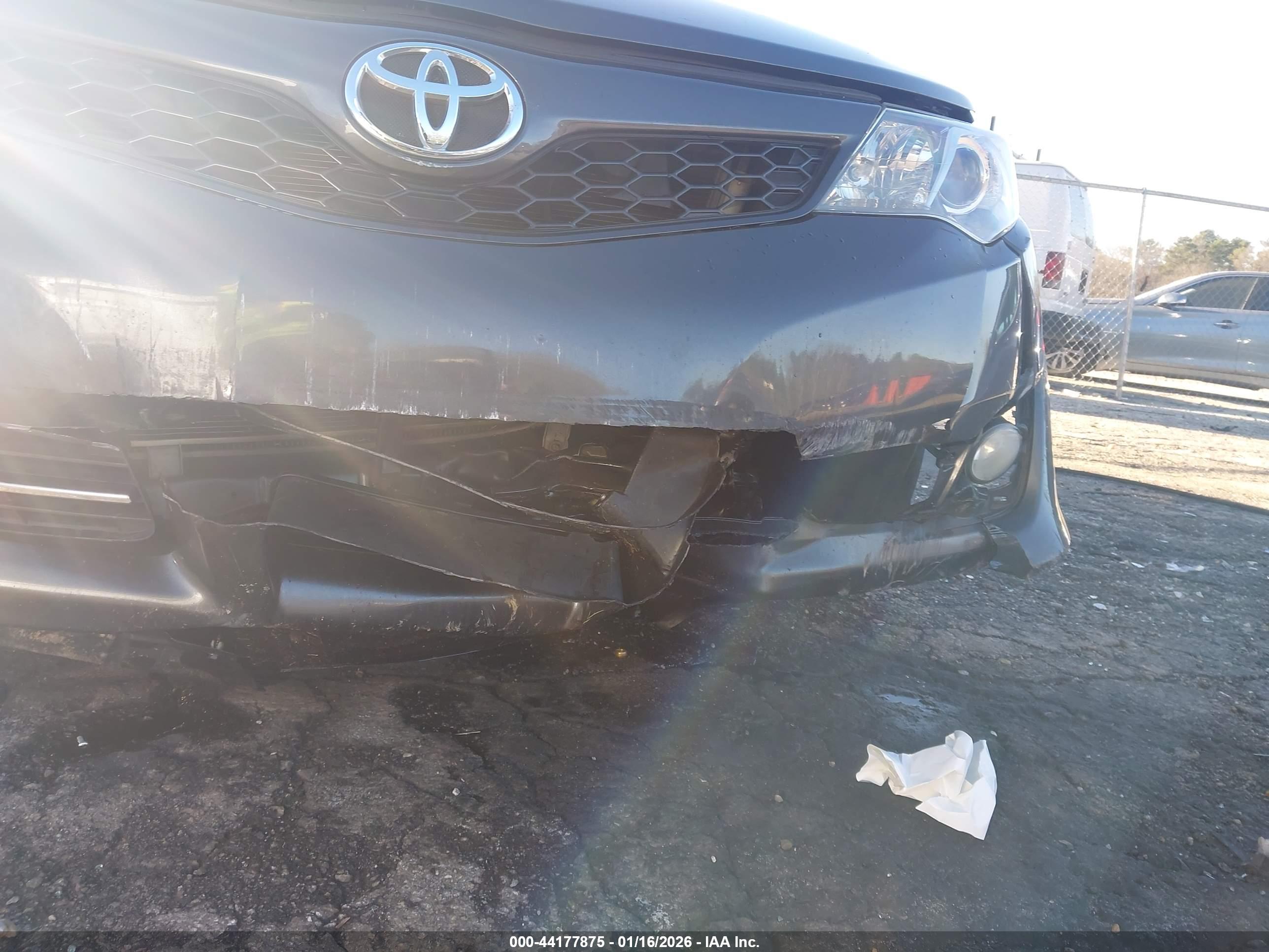 TOYOTA CAMRY image 6