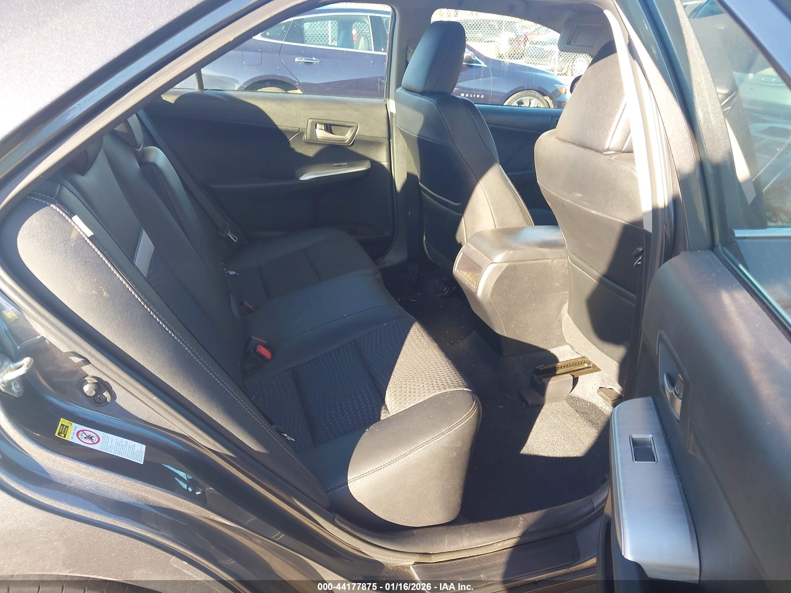 TOYOTA CAMRY image 8