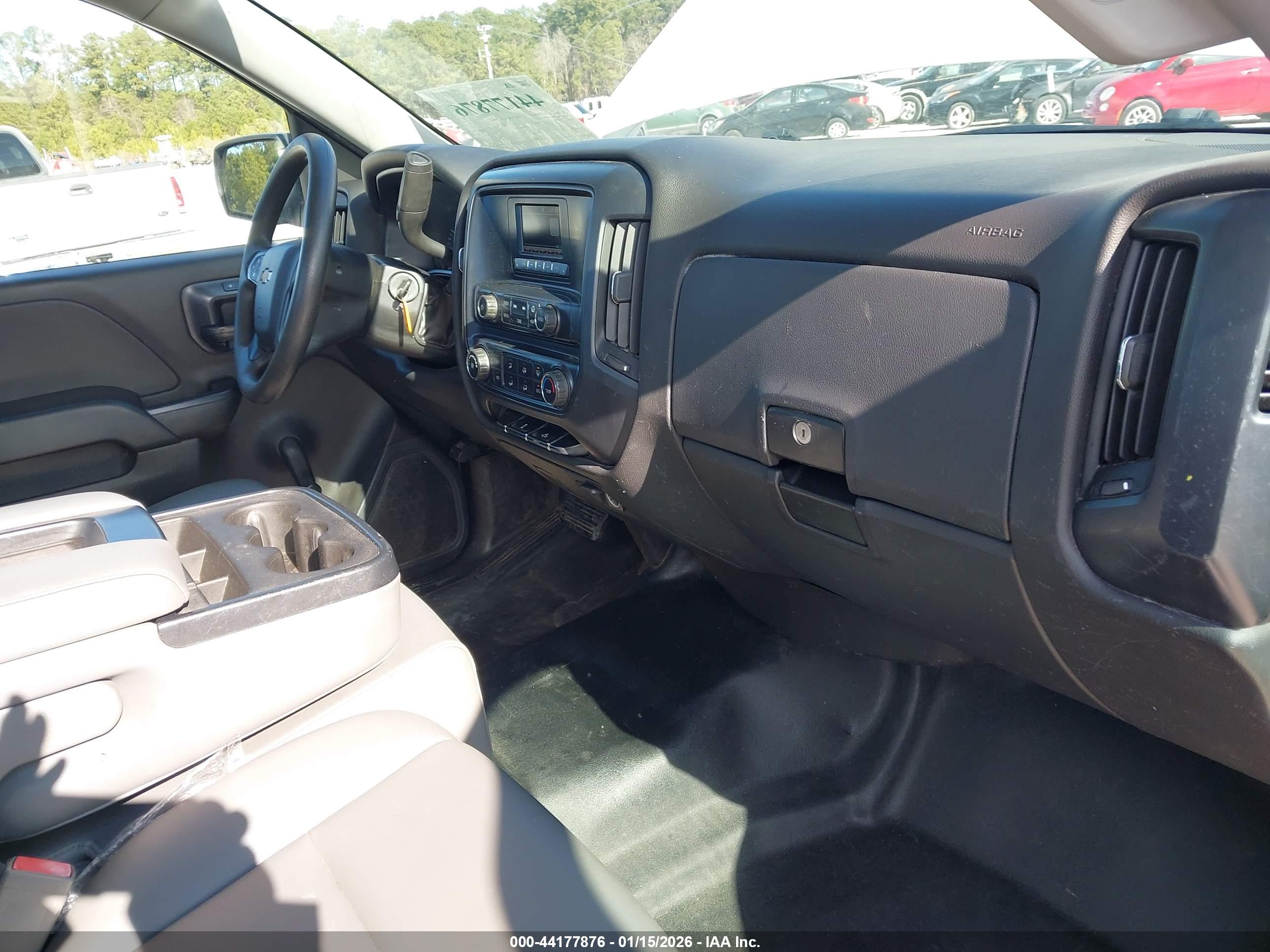 CHEVROLET SILVERADO image 5