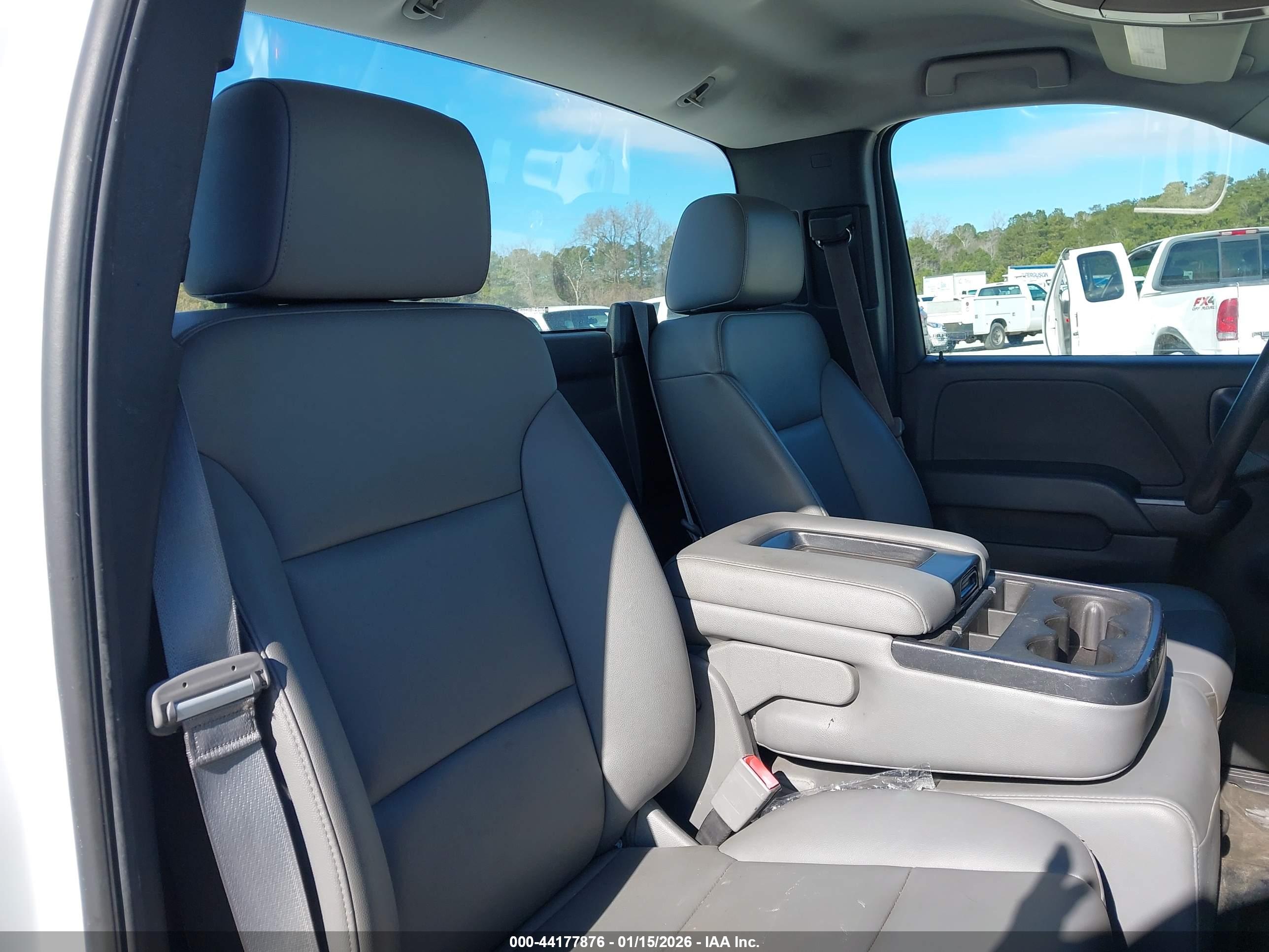 CHEVROLET SILVERADO image 8