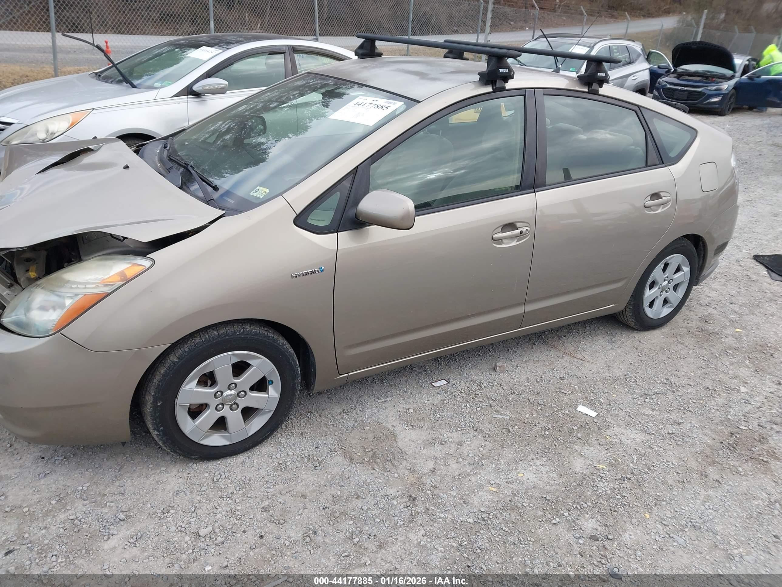 TOYOTA PRIUS image 2