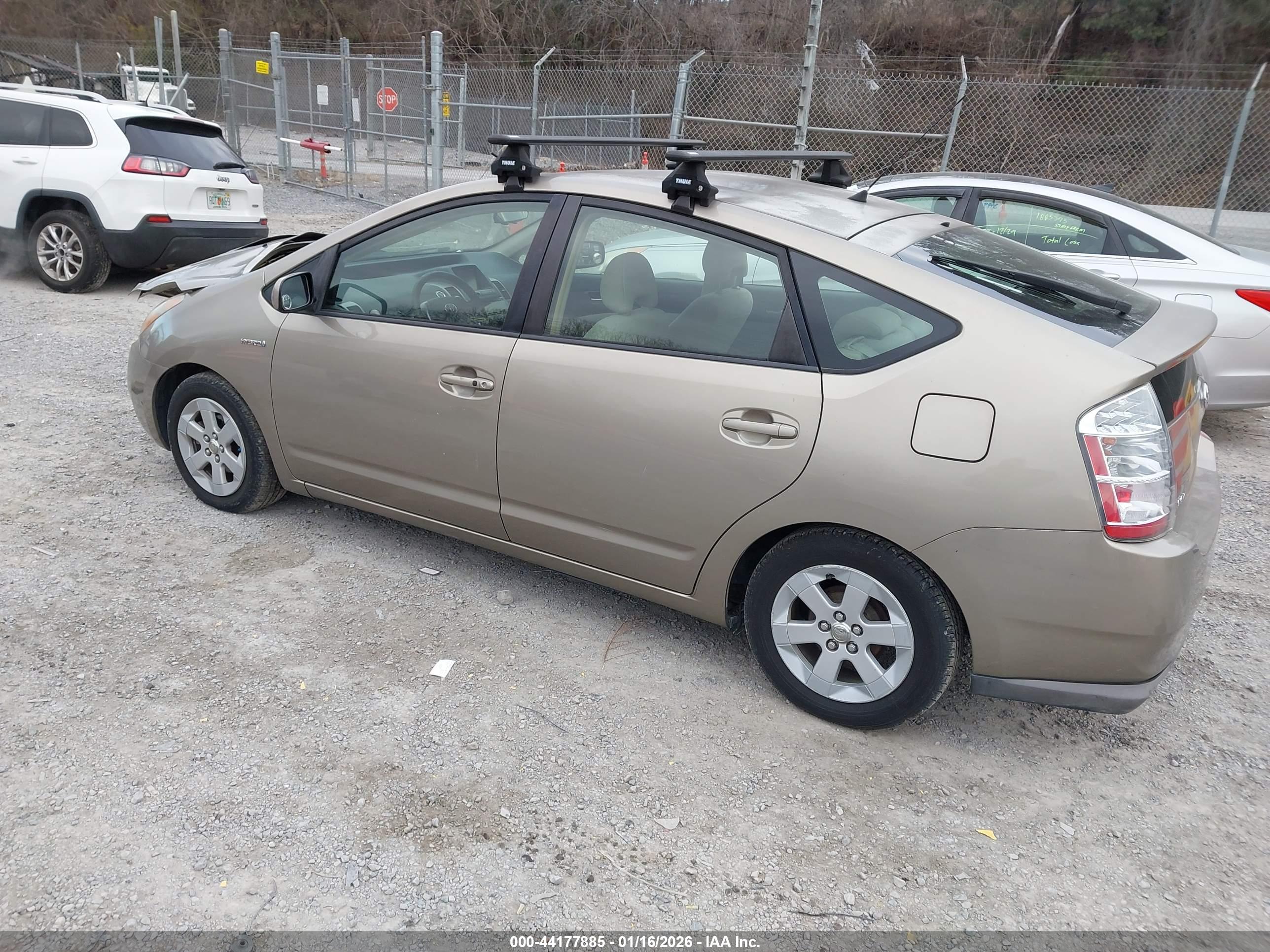 TOYOTA PRIUS image 3