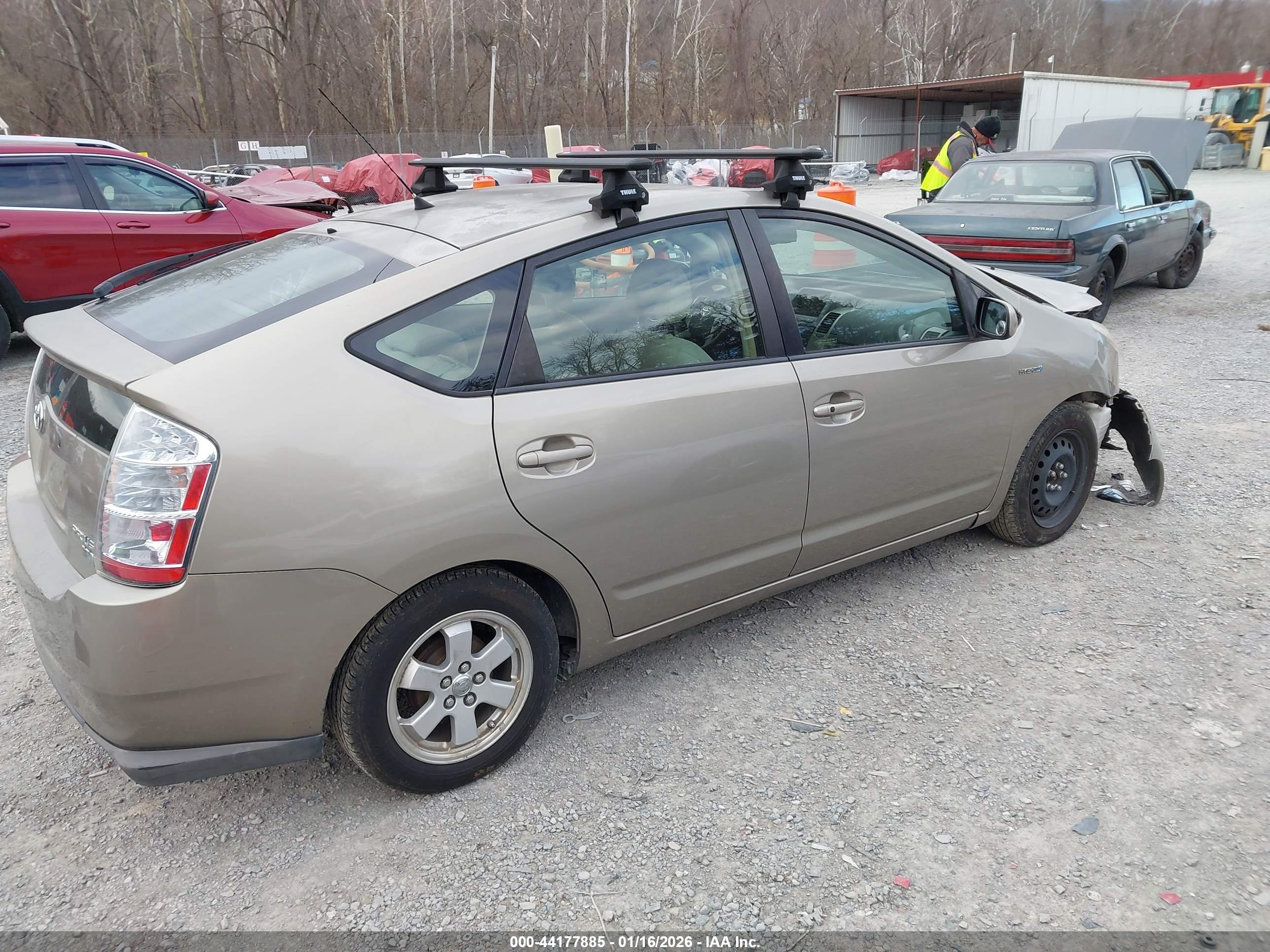 TOYOTA PRIUS image 4