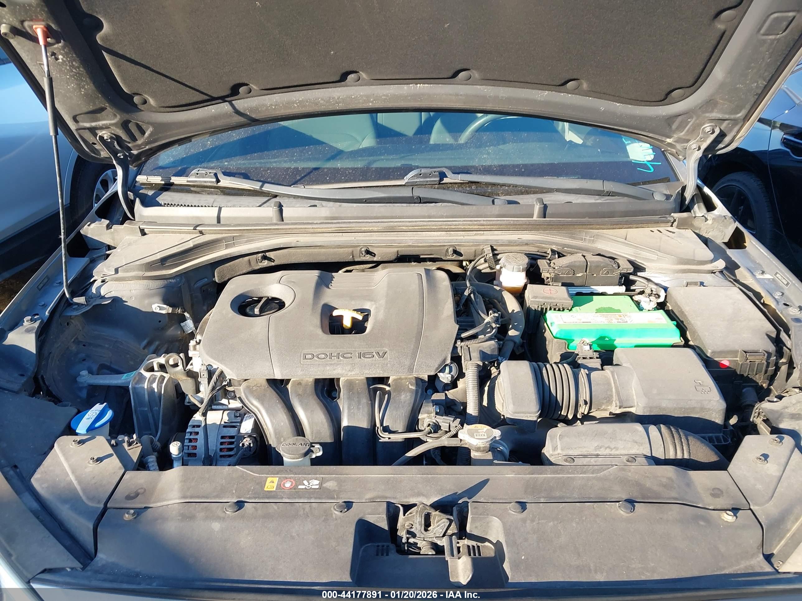 HYUNDAI ELANTRA image 10