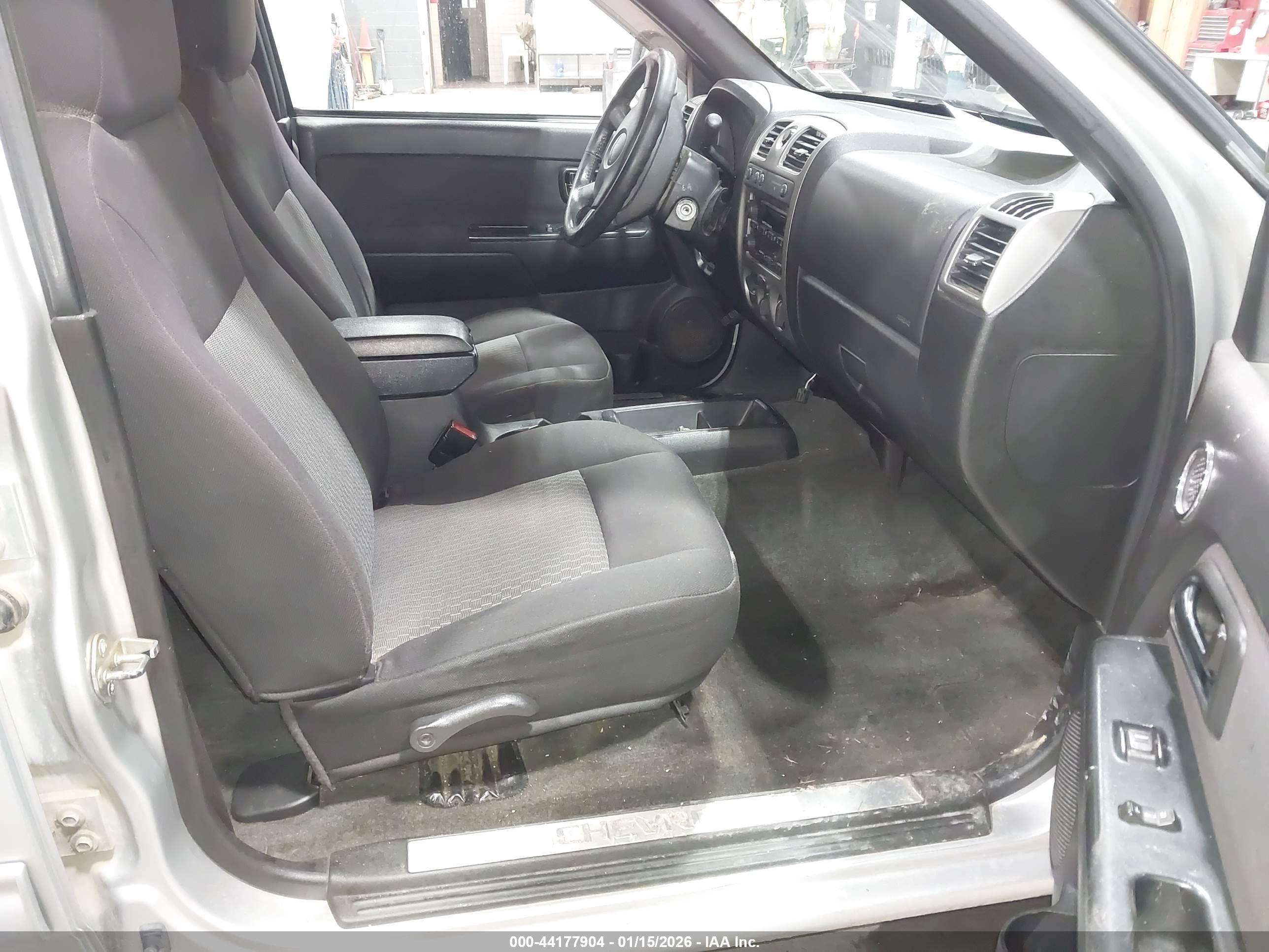 CHEVROLET COLORADO image 5