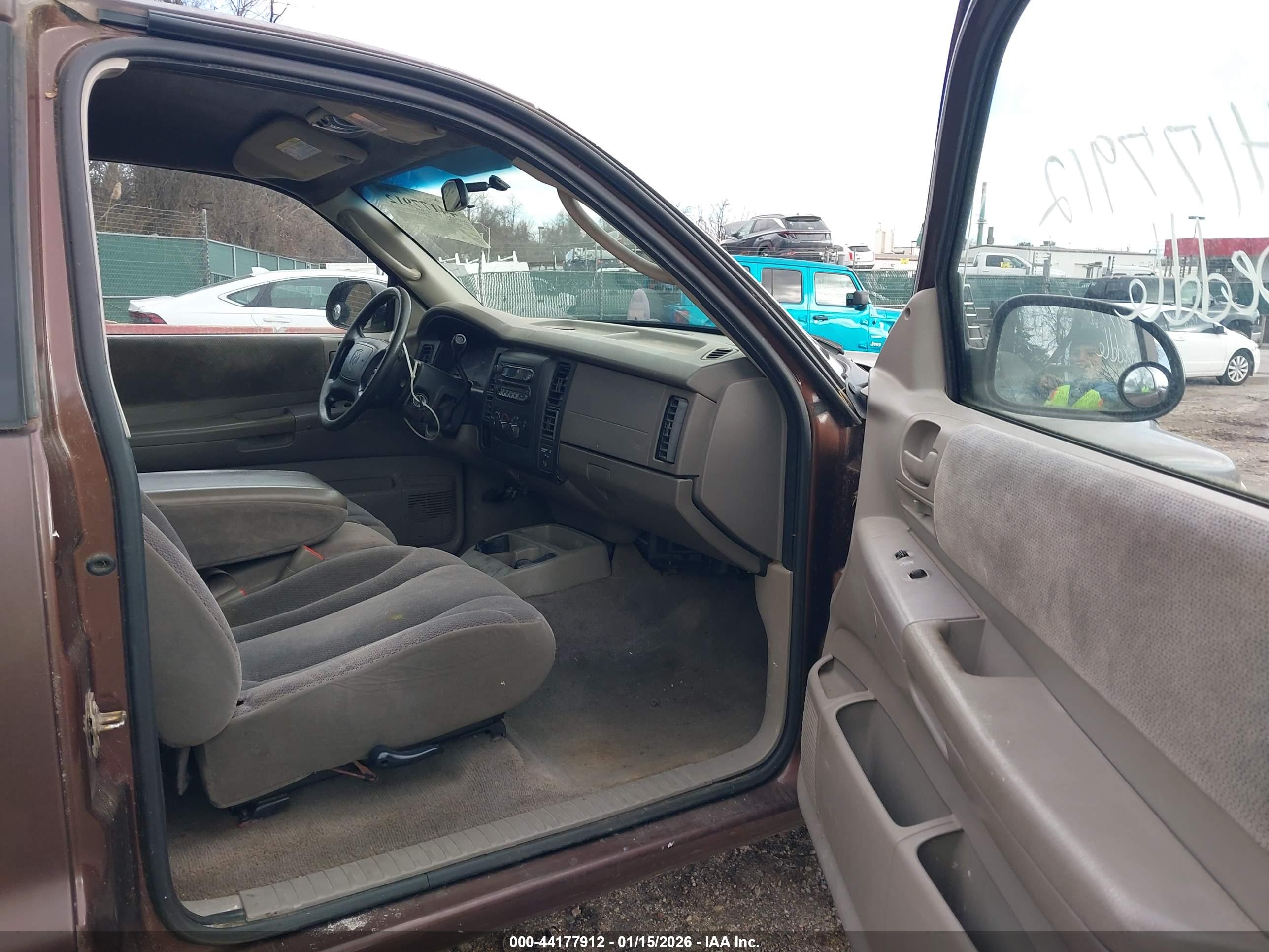 DODGE DAKOTA image 5