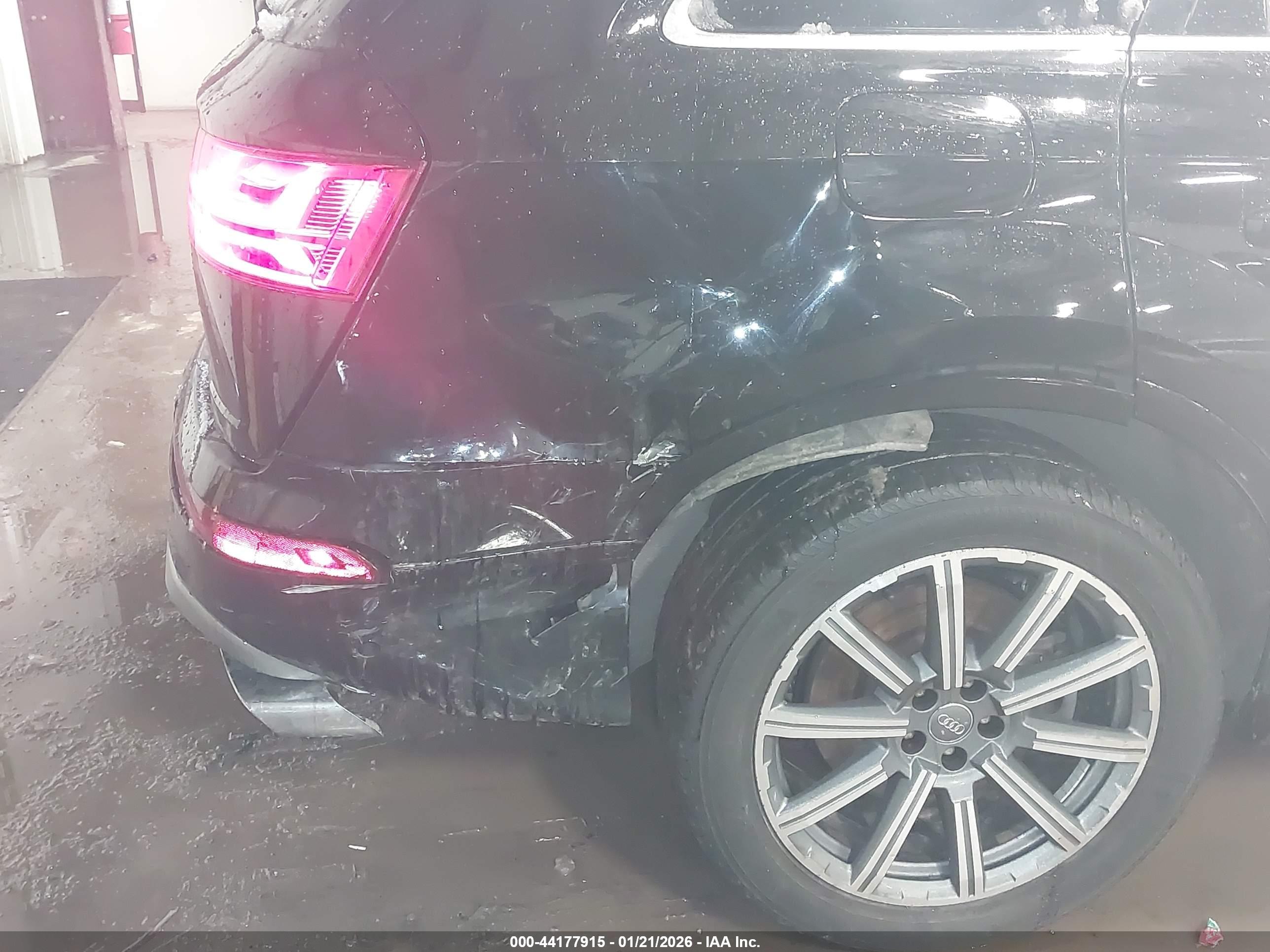 AUDI Q7 image 6