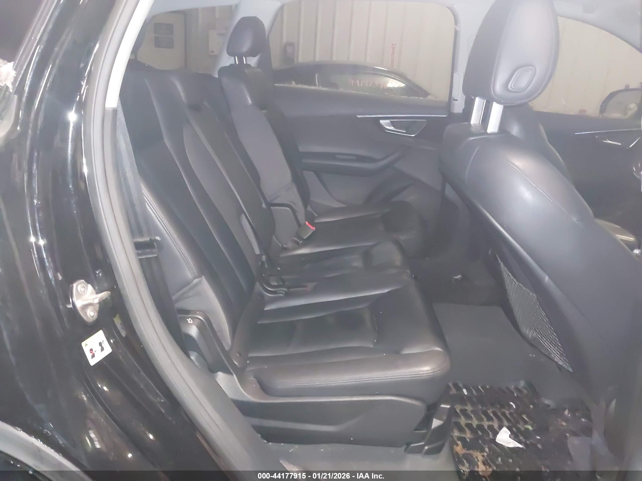 AUDI Q7 image 8