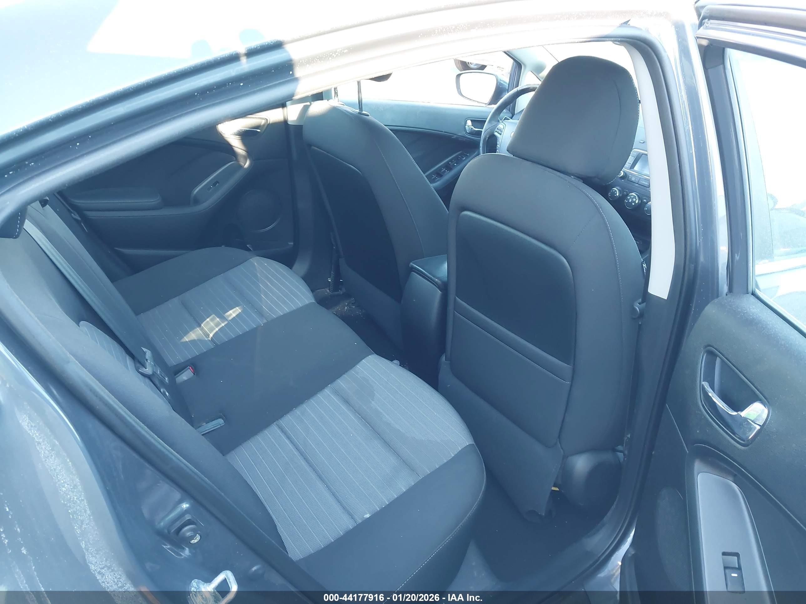 KIA FORTE image 8