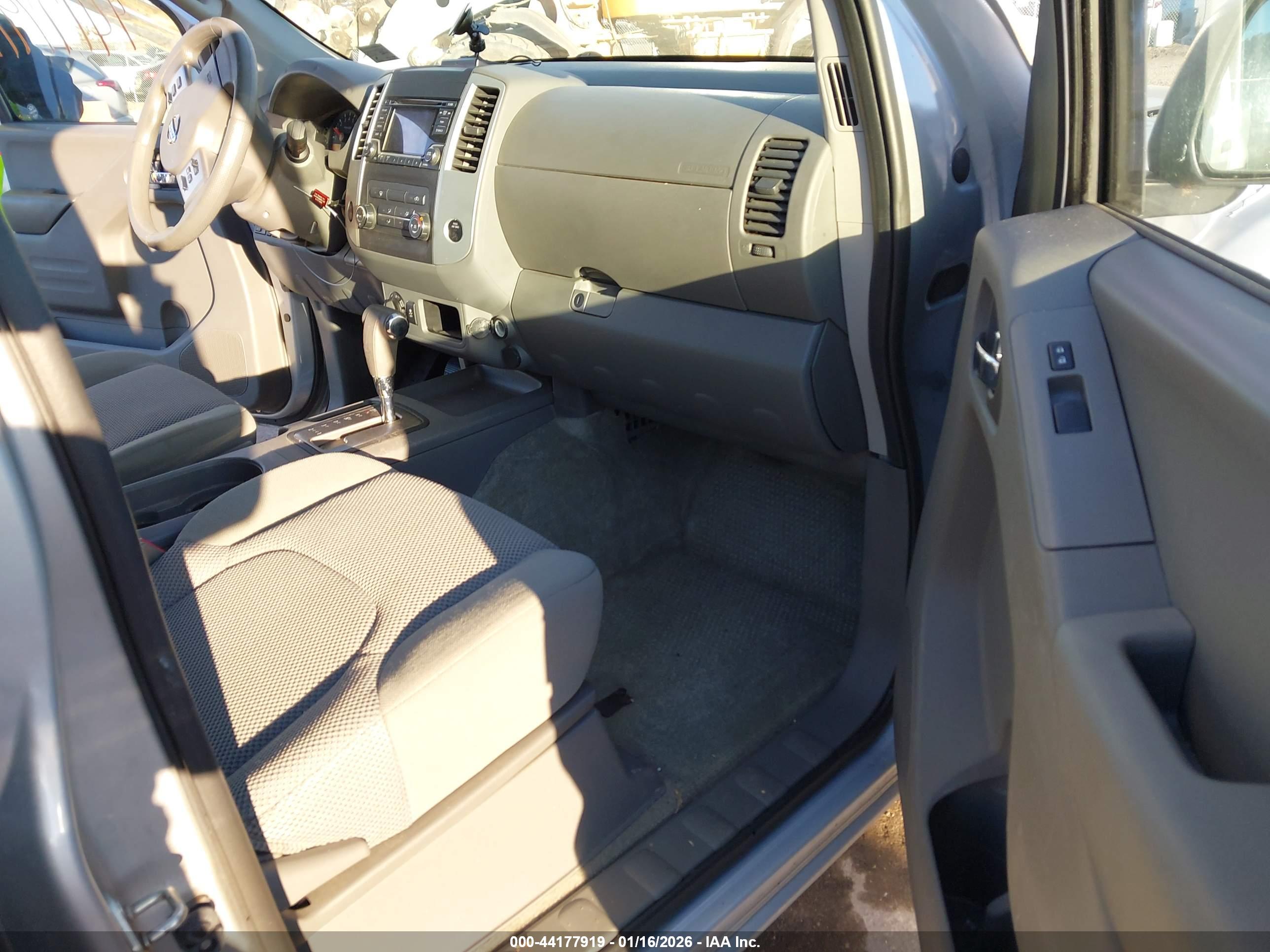 NISSAN FRONTIER image 5