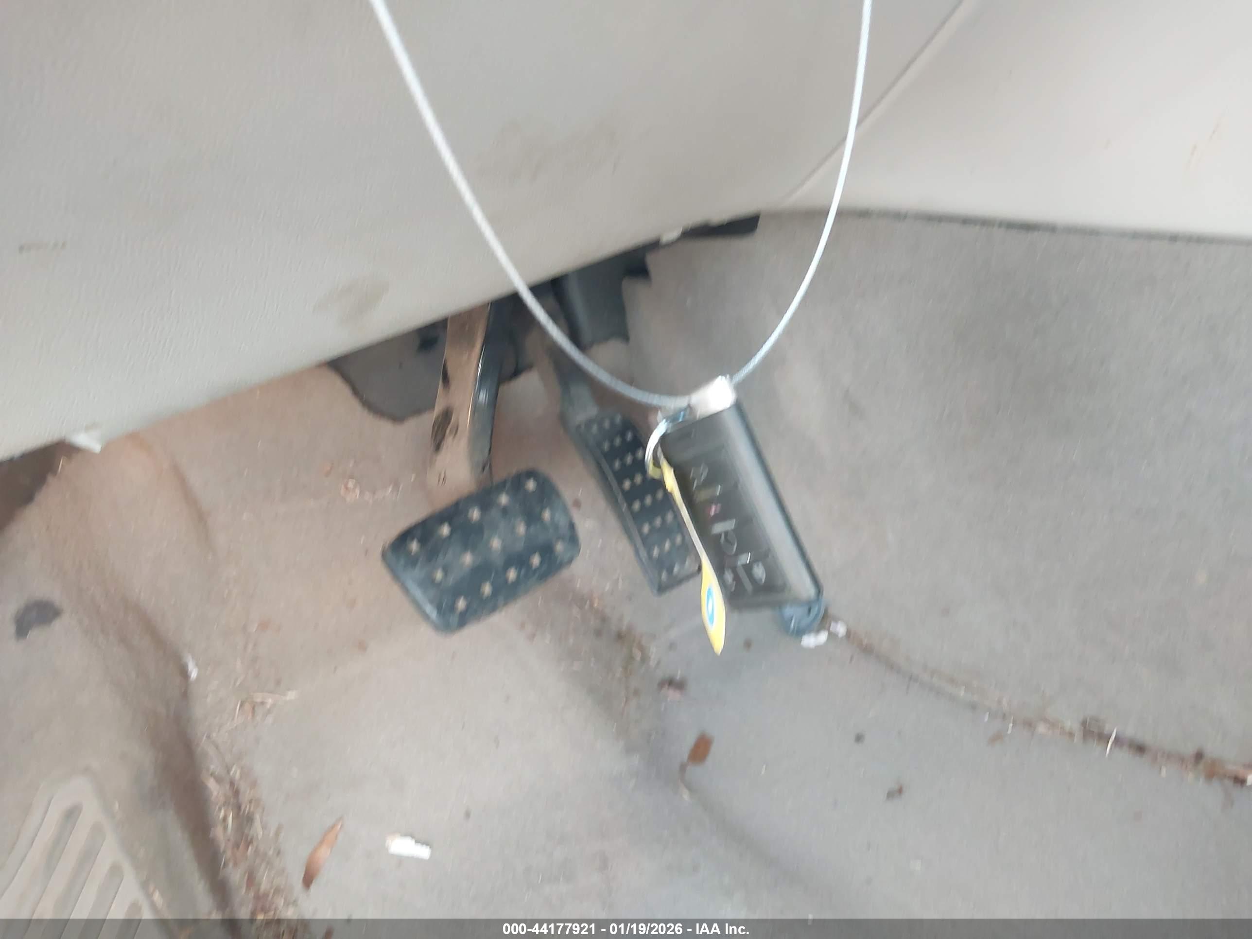 CADILLAC SRX image 11