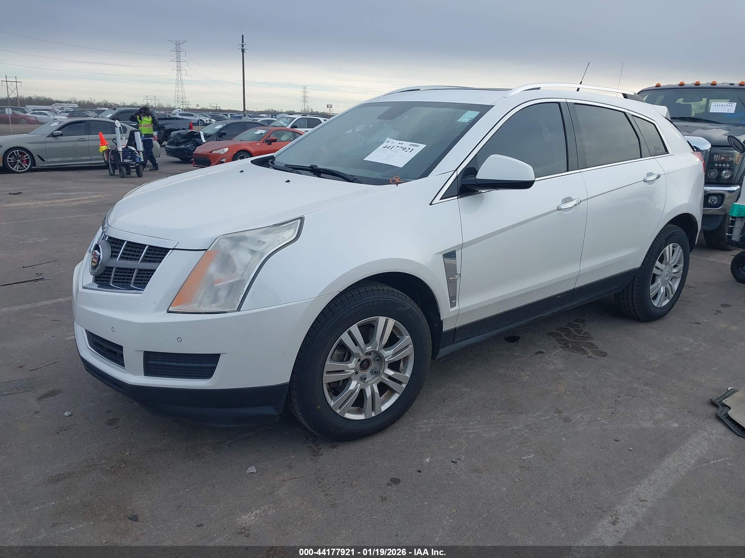 CADILLAC SRX image 2