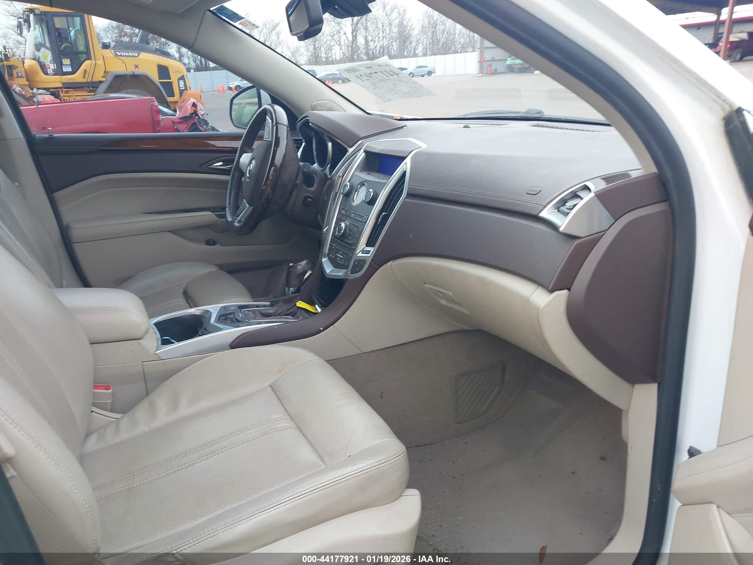 CADILLAC SRX image 5