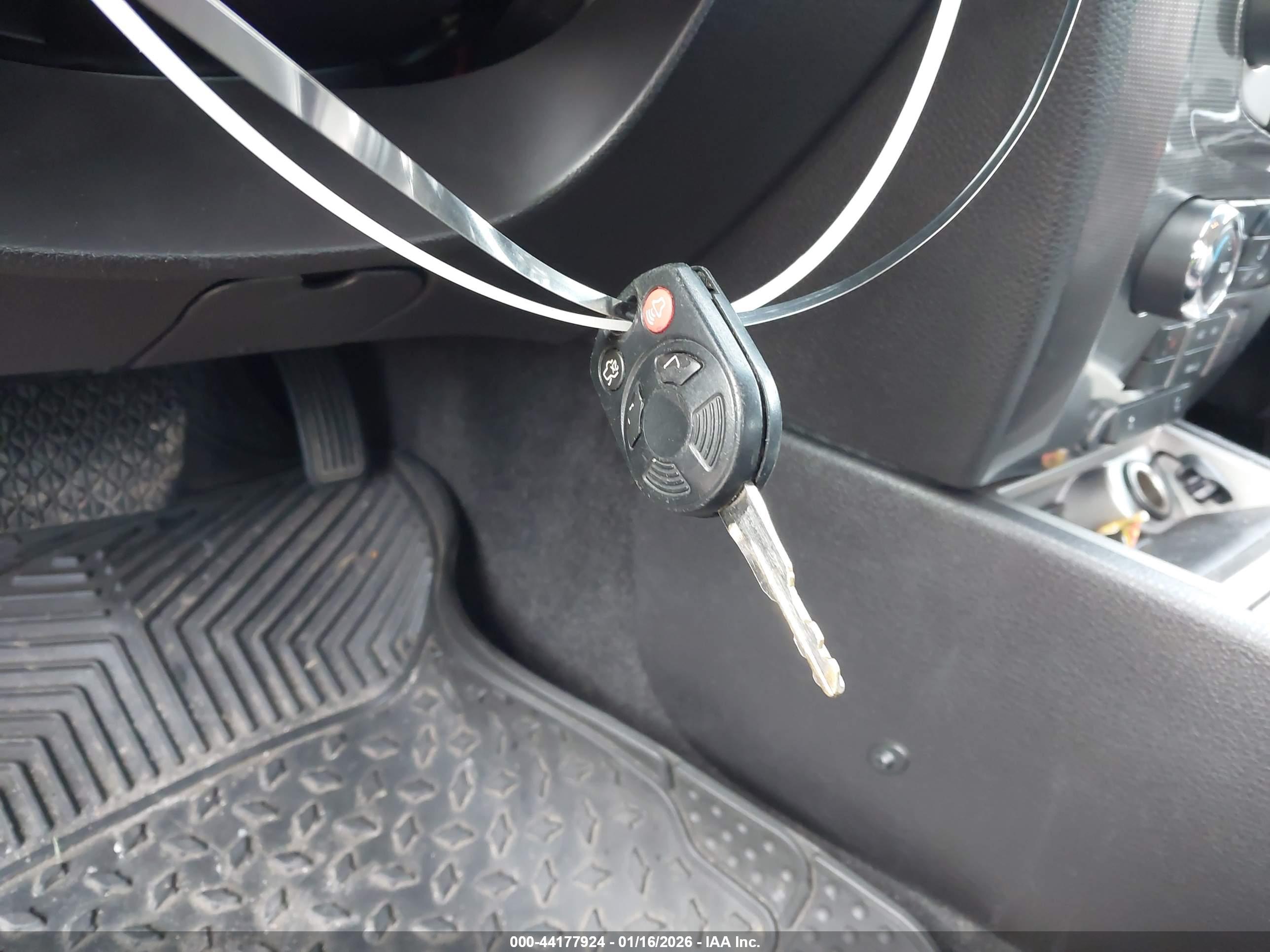 FORD FUSION image 11