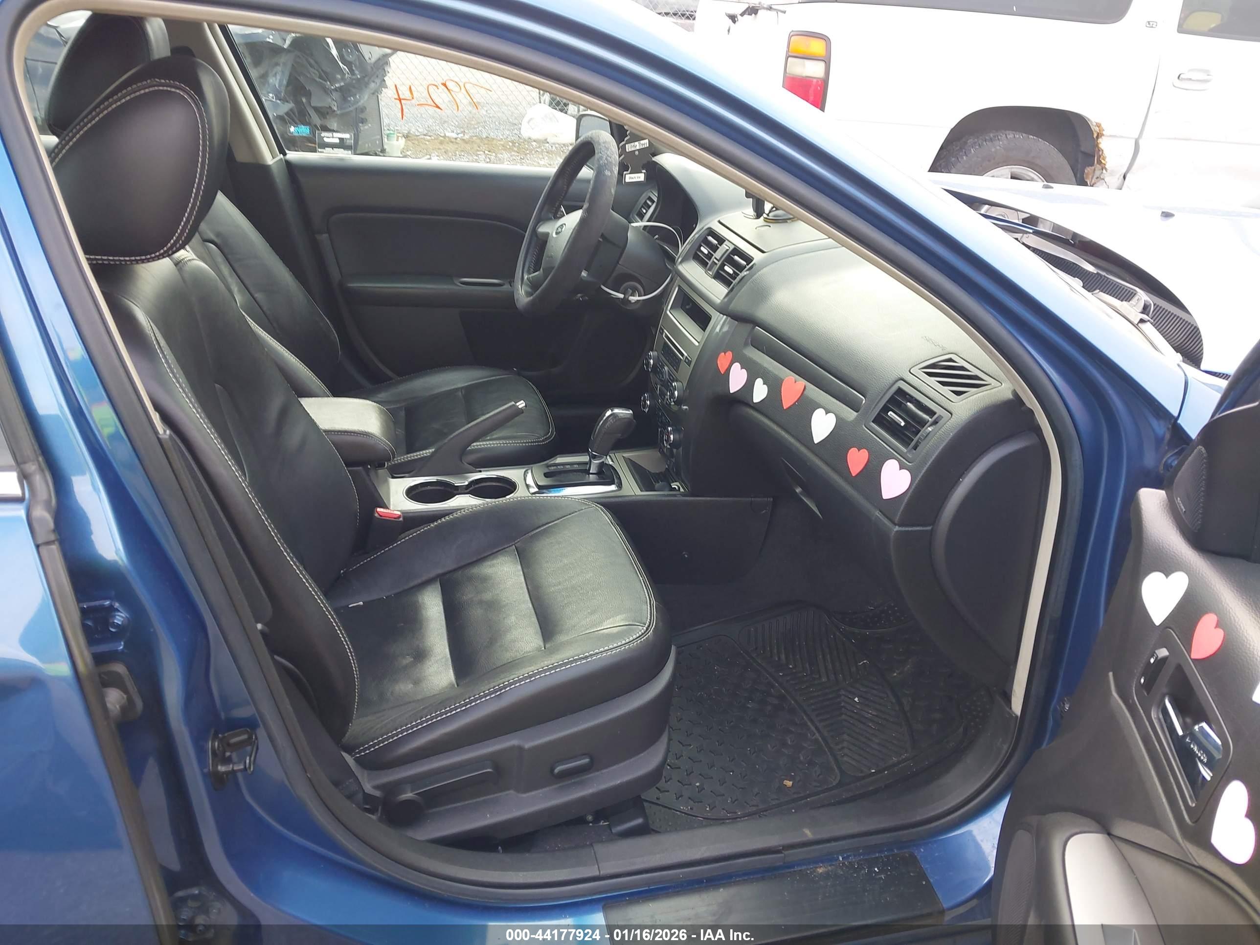 FORD FUSION image 5